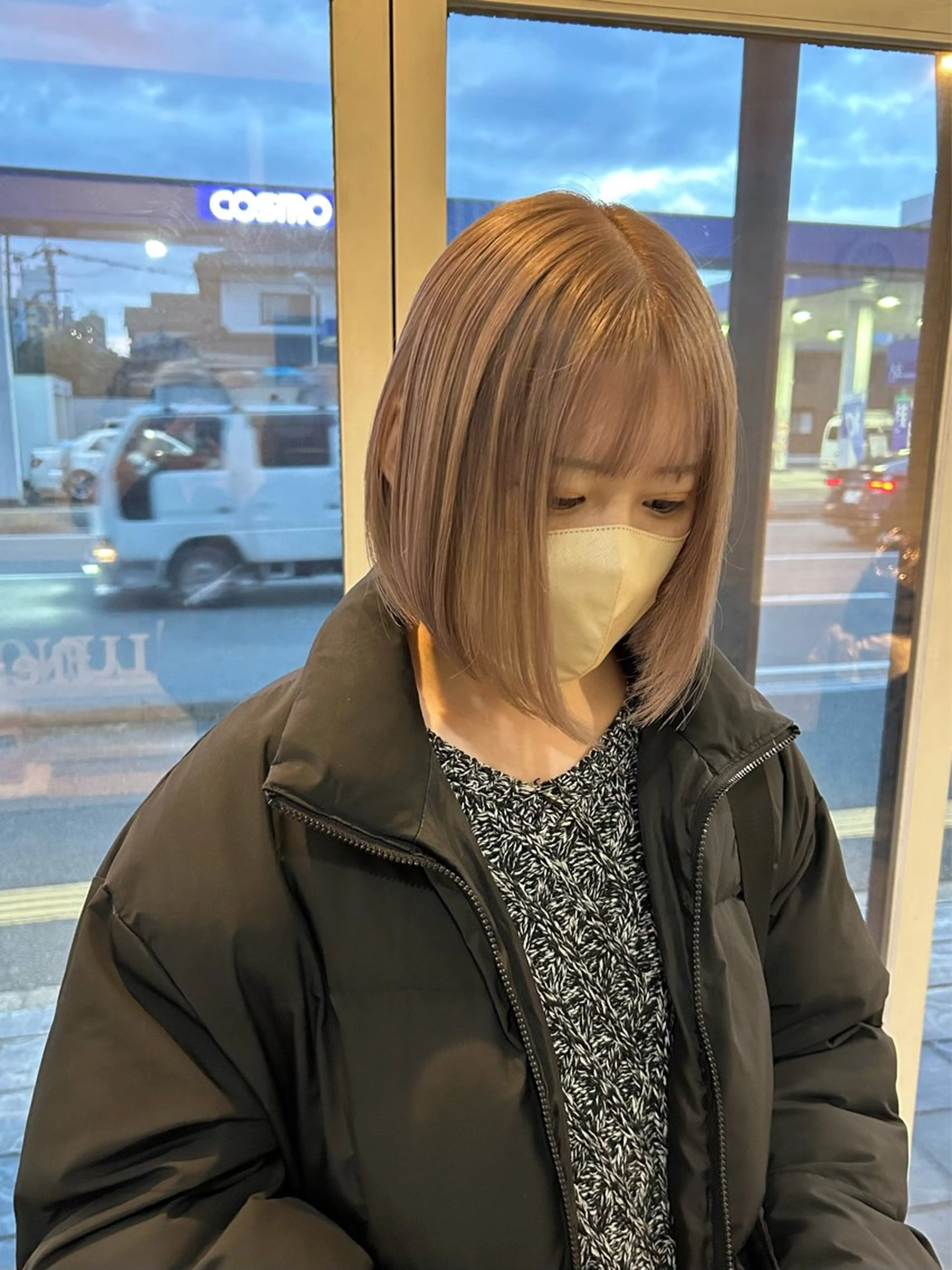 ショート カット ヘアカラー トリートメント 💛ブリーチで叶える 💛垢抜けカラー🌈のヘアスタイル