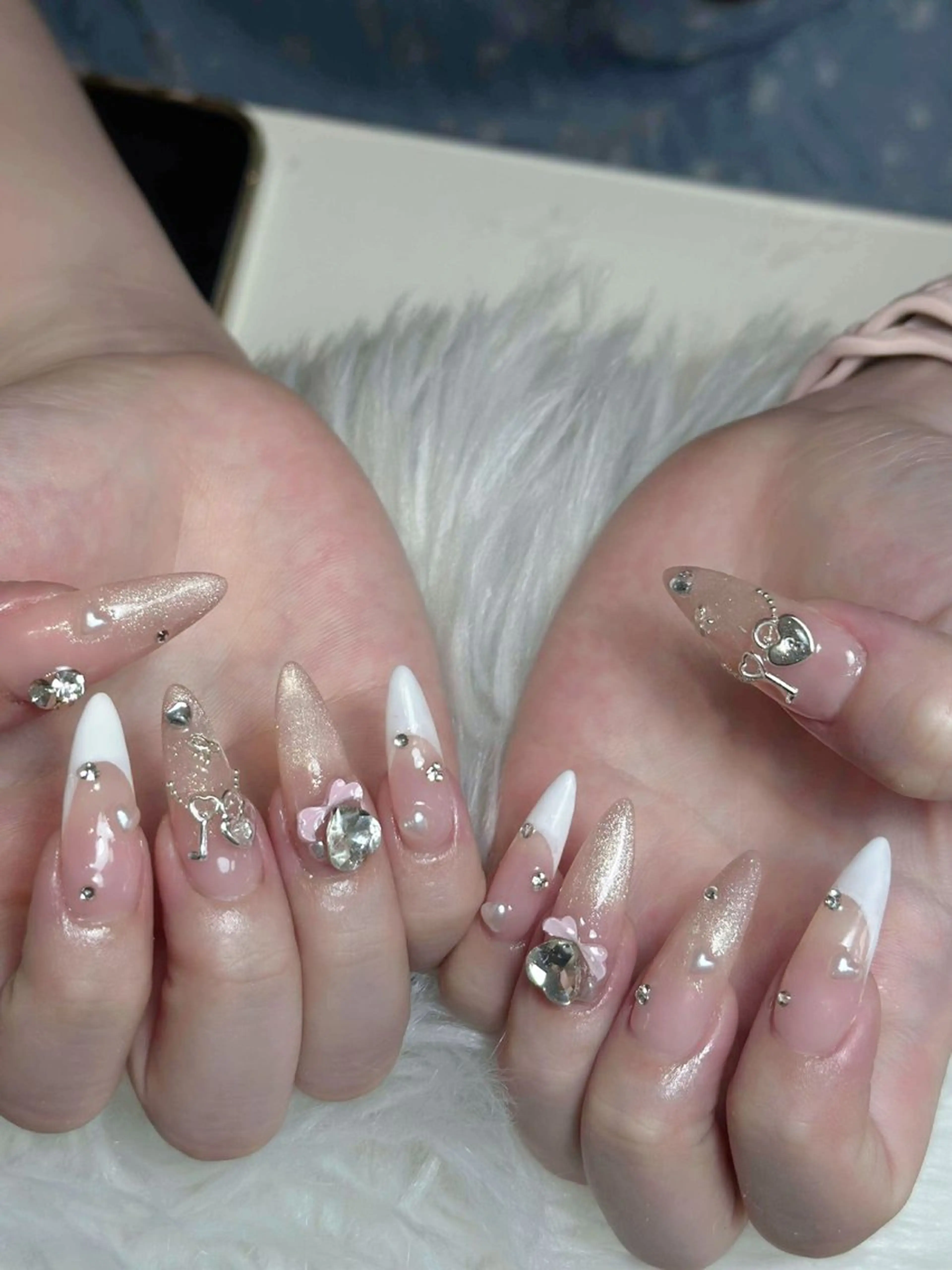 ネイル フレンチネイル ジェルネイル キラキラネイル 韓国ネイル マグネットネイル ハンドネイル Julli nail studio所属・Julli NailStudioのネイルデザイン