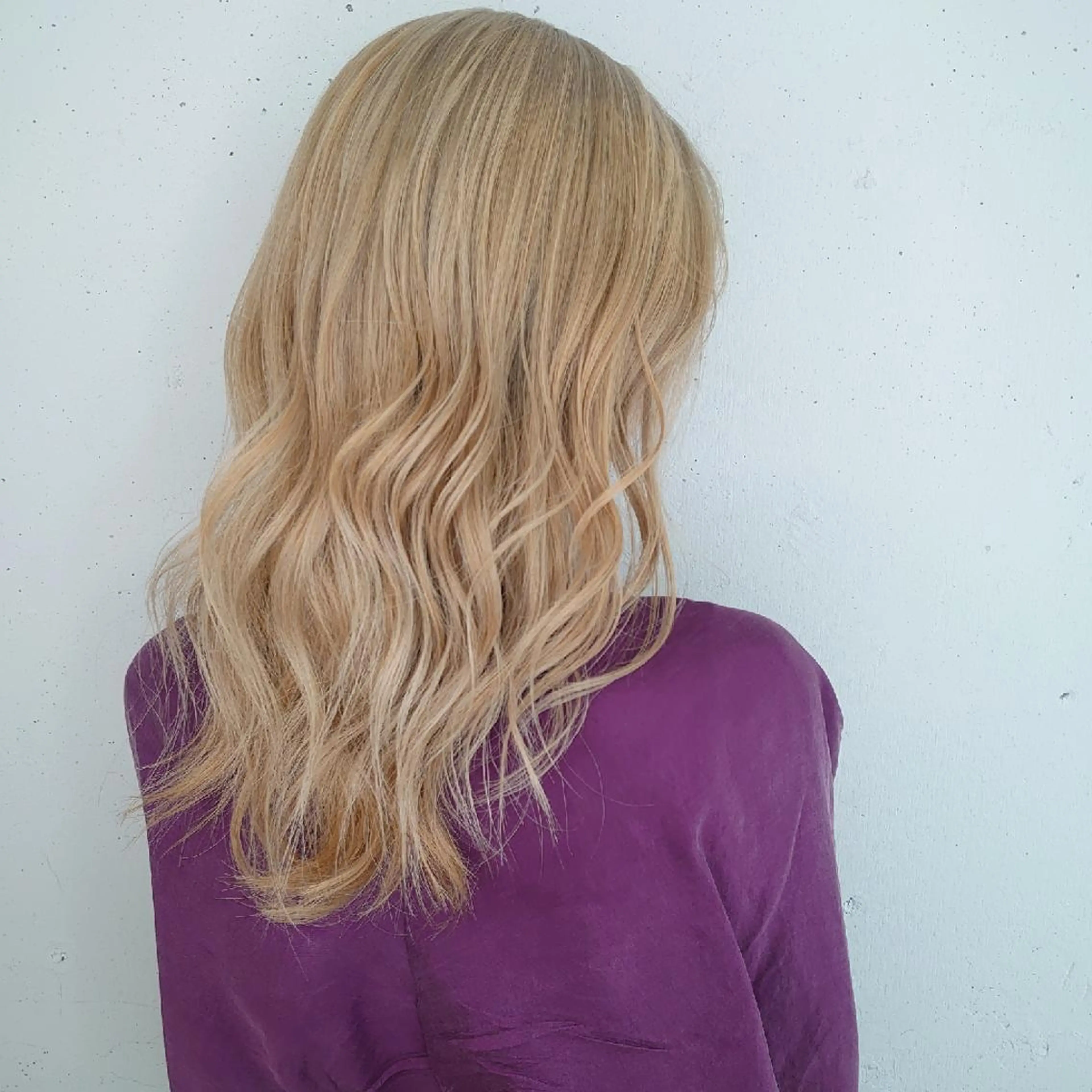 セミロング カラー ベージュカラー ミルクティーベージュ ホワイトミルクティーベージュ カット ヘアカラー E Komo hair所属・Wow❕E Komo hair 永井一輝のヘアスタイル