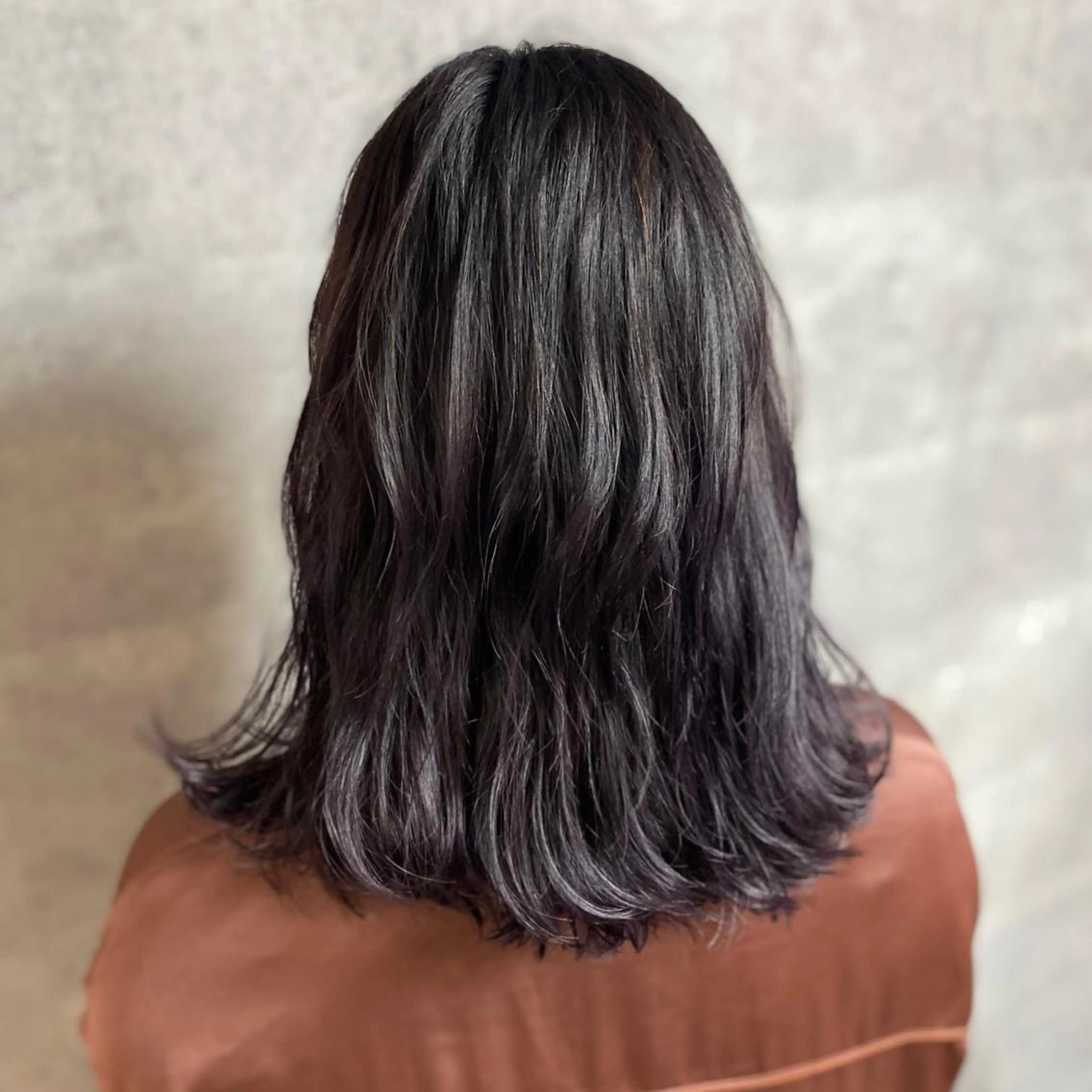 ミディアム カラー ヘアアレンジ ヘアカラー トリートメント ヘアセット ボブ｜韓国｜美髪矯正 ｜amika🌙のヘアスタイル