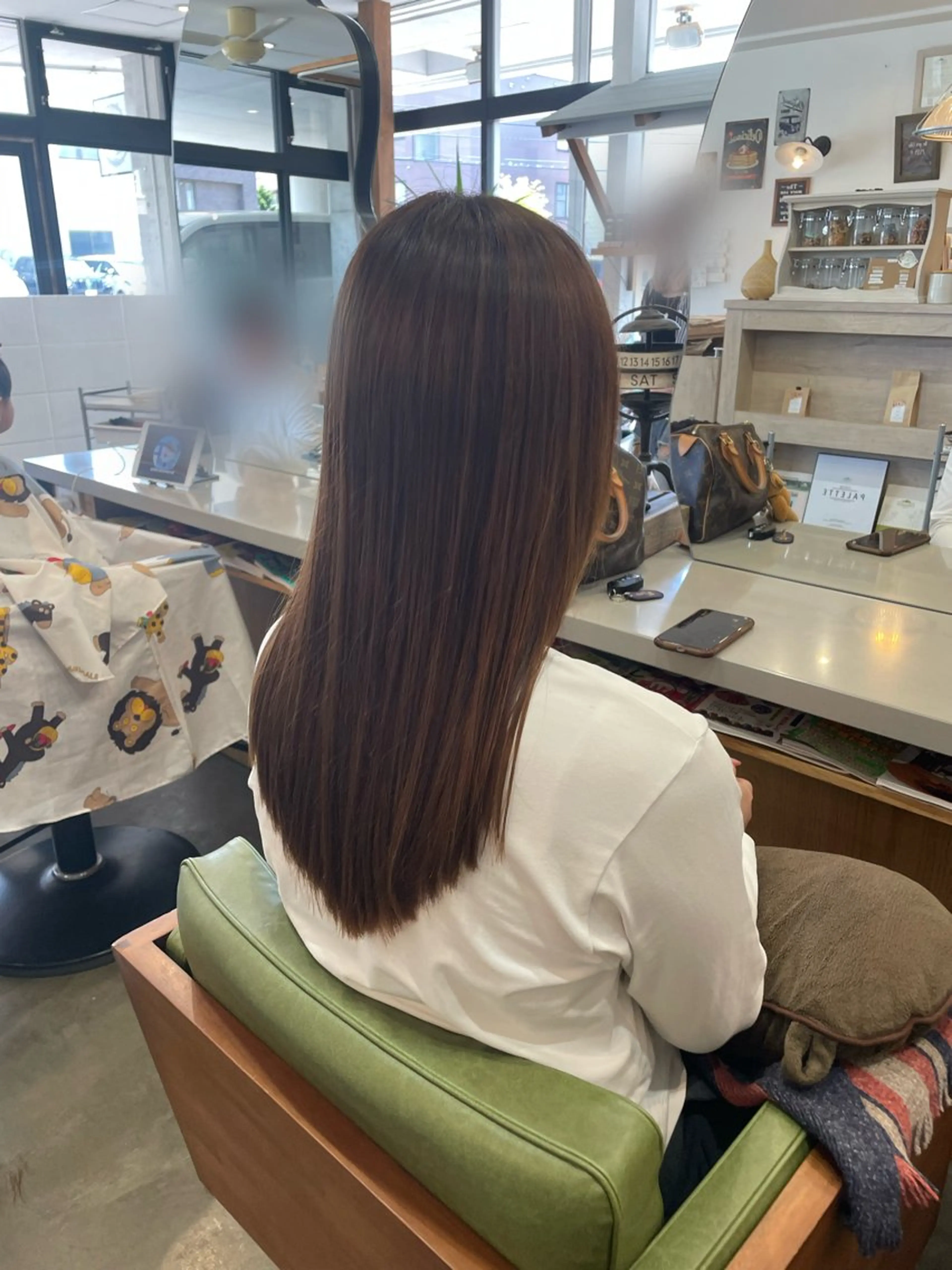 セミロング カット サイトウ アヤナのヘアスタイル