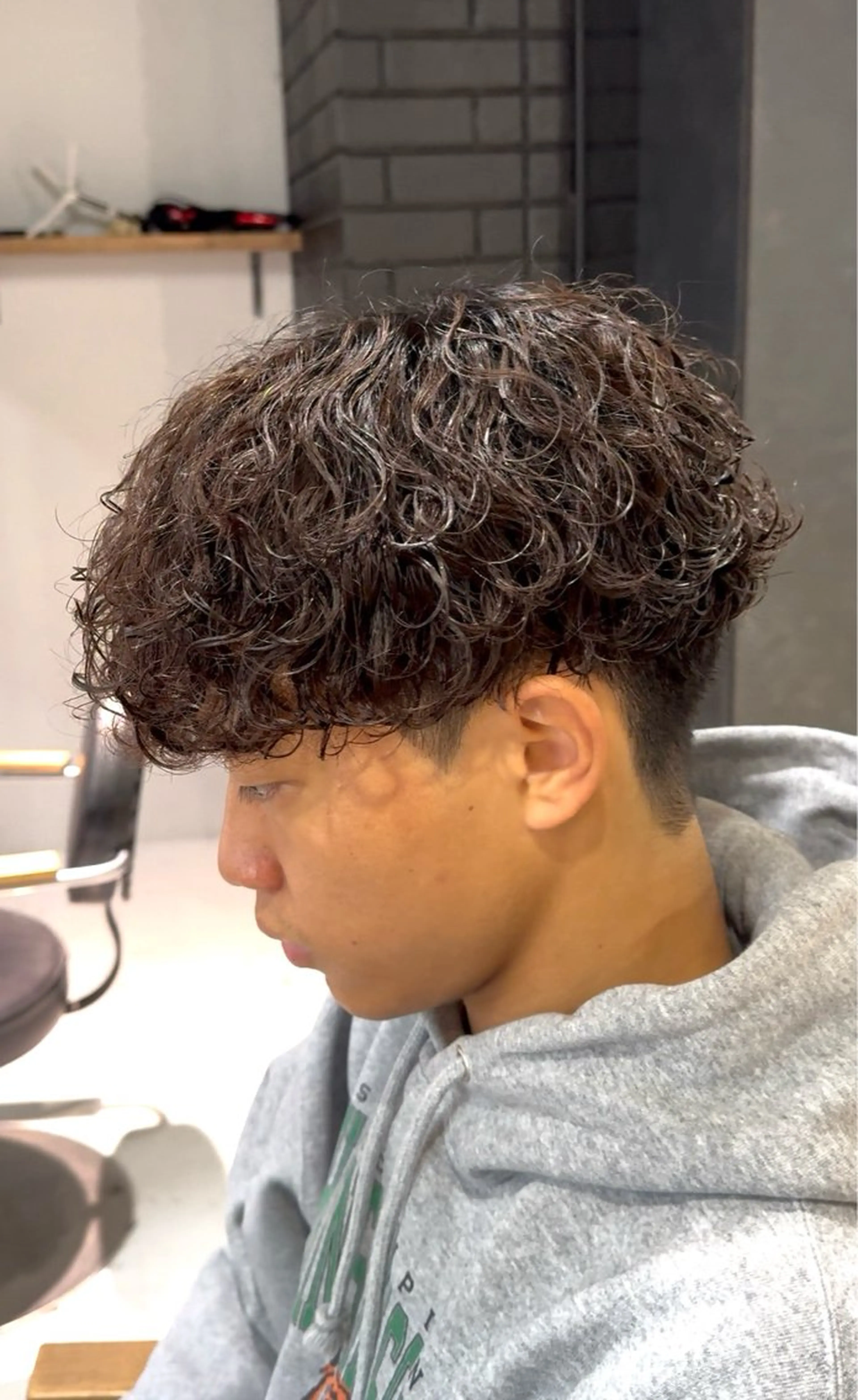 ショート パーマ メンズ メンズパーマ 波巻きパーマ カット パーマ men's salon gaudi 高槻店所属・波巻きパーマ/ 曲がる縮毛矯正/川岸のヘアスタイル