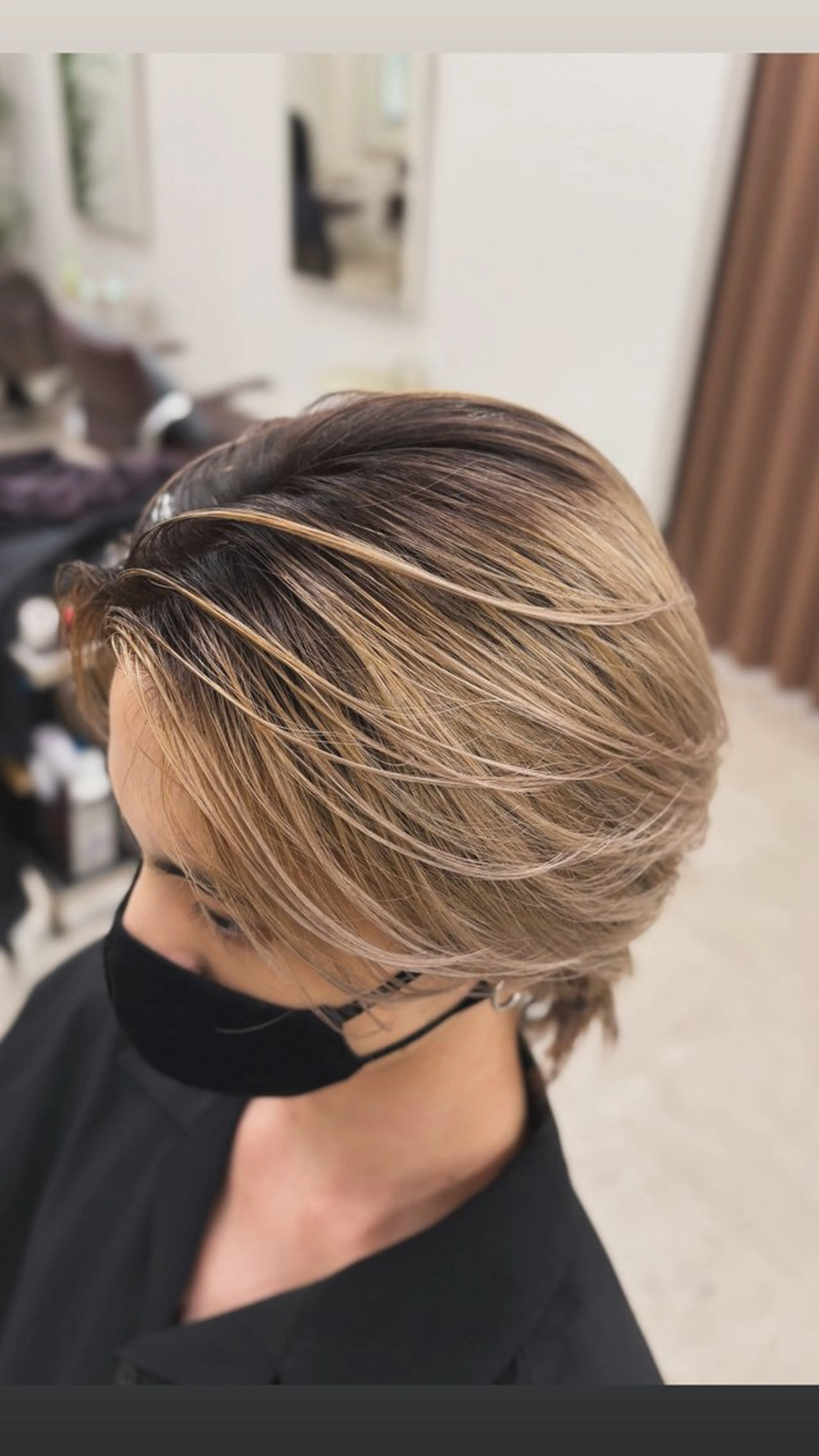 ミディアム カラー ヘアアレンジ メンズ メンズ韓国風 透明感カラー くびれヘア 顔まわりレイヤー 顔周りカット ヘアカラー トリートメント カラー指名No.1✨ 星野六三四のヘアスタイル