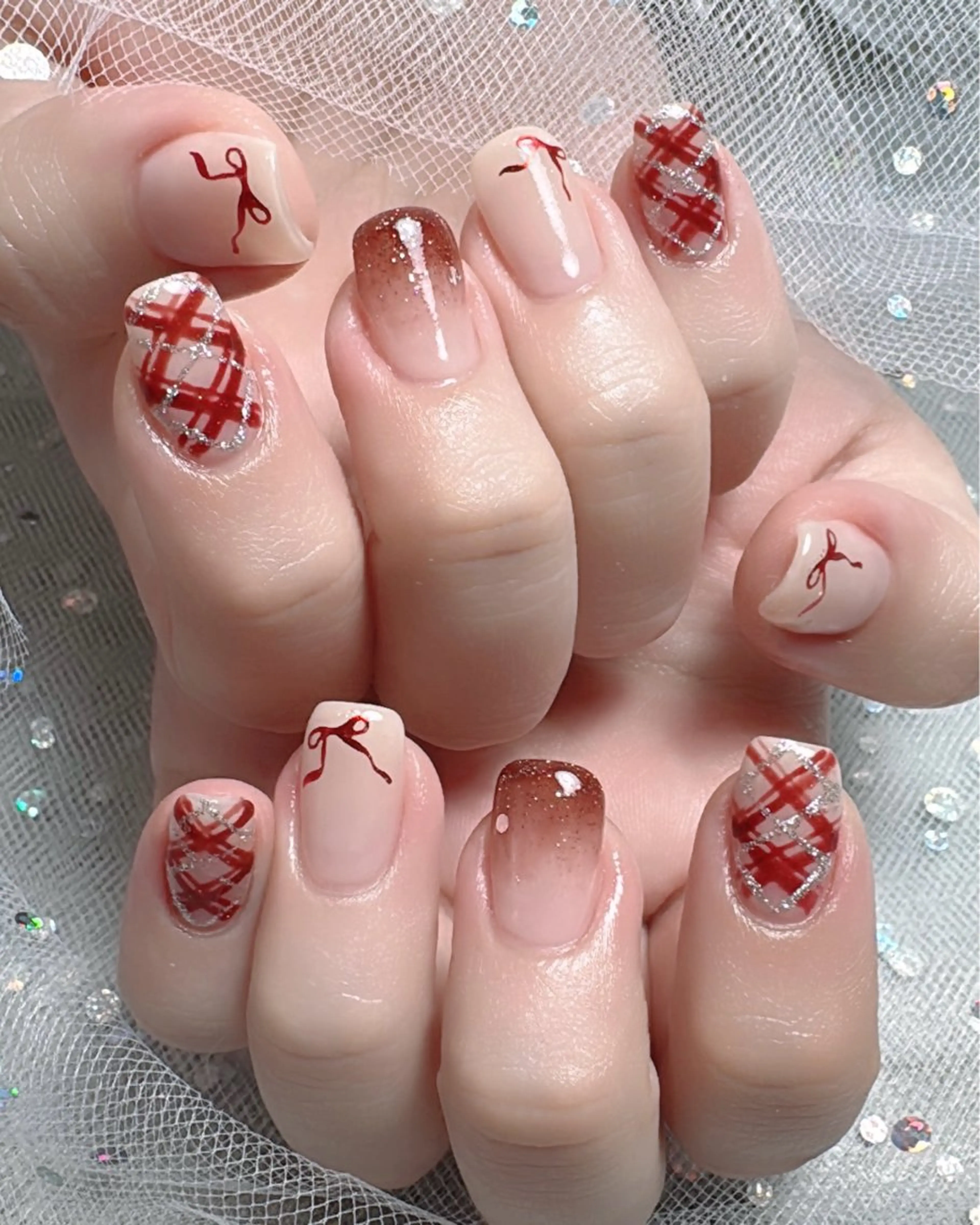 ネイル リボン 冬ネイル クリスマス ハンドネイル MATATABI. kumiのネイルデザイン