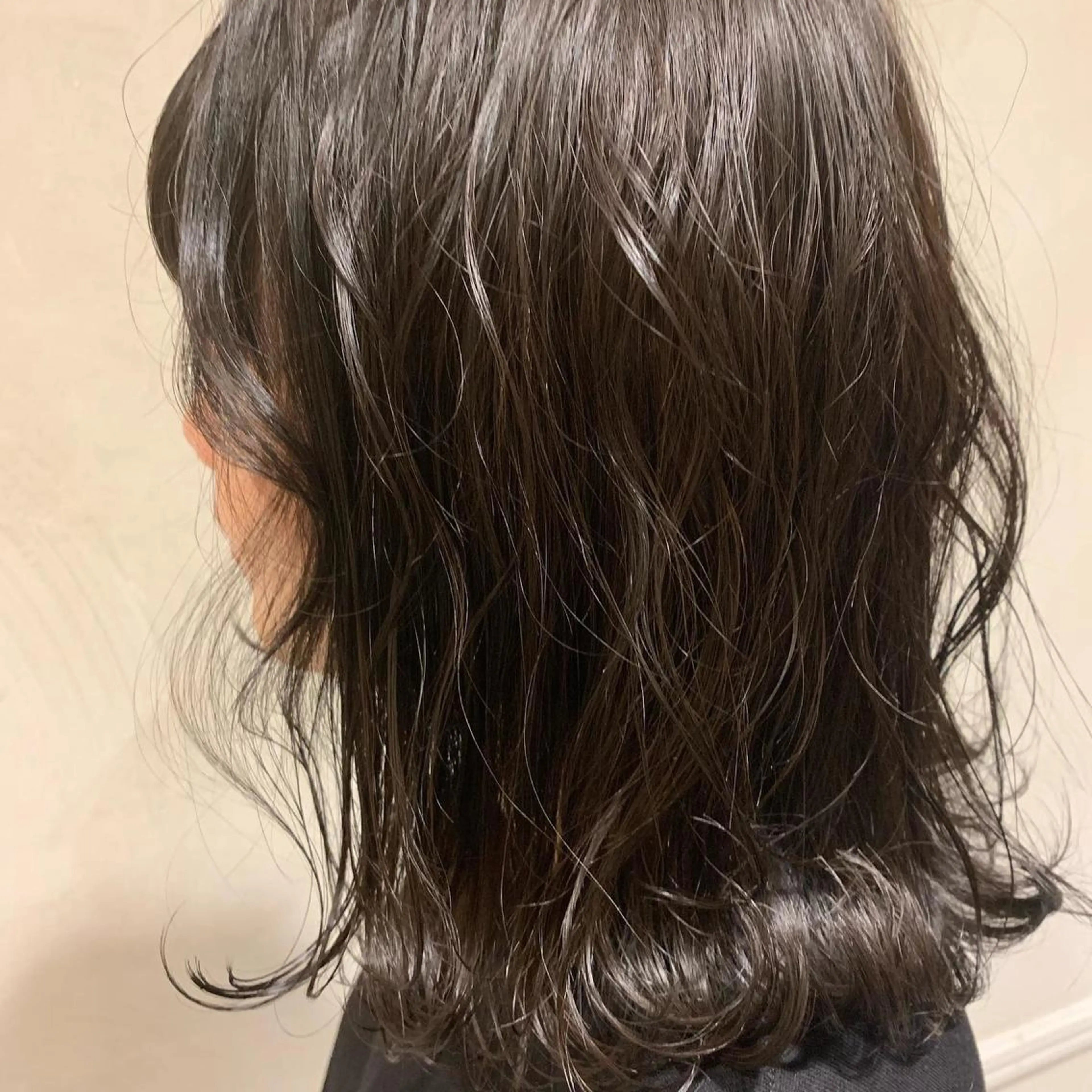 ミディアム カラー ブリーチ 透明感カラー ブリーチなしカラー カット ヘアカラー トリートメント 美髪形成!色素改善! 秋田 和輝のヘアスタイル