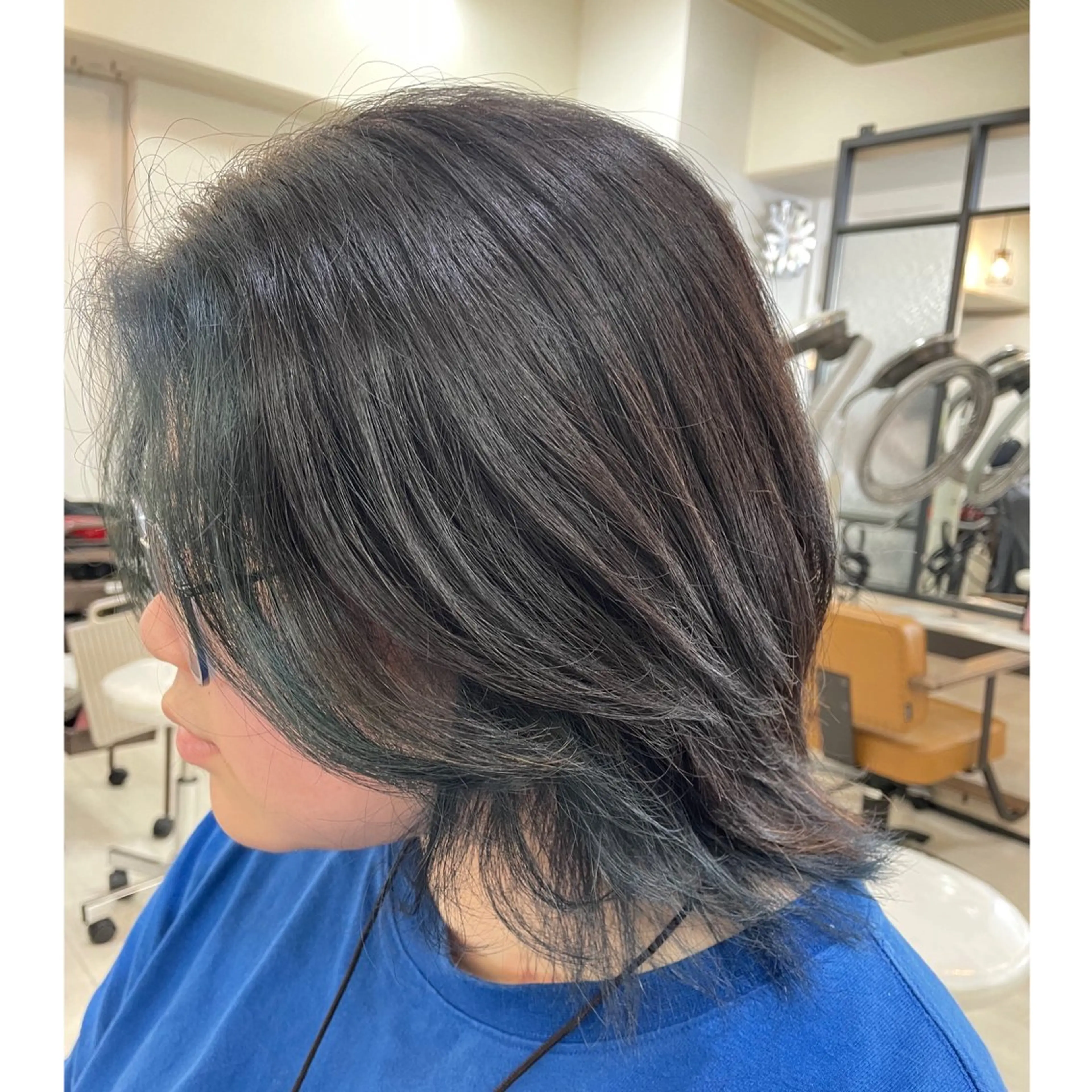 ミディアム カラー ミストバング 高橋廉治 （タカハシレンジ）のヘアスタイル