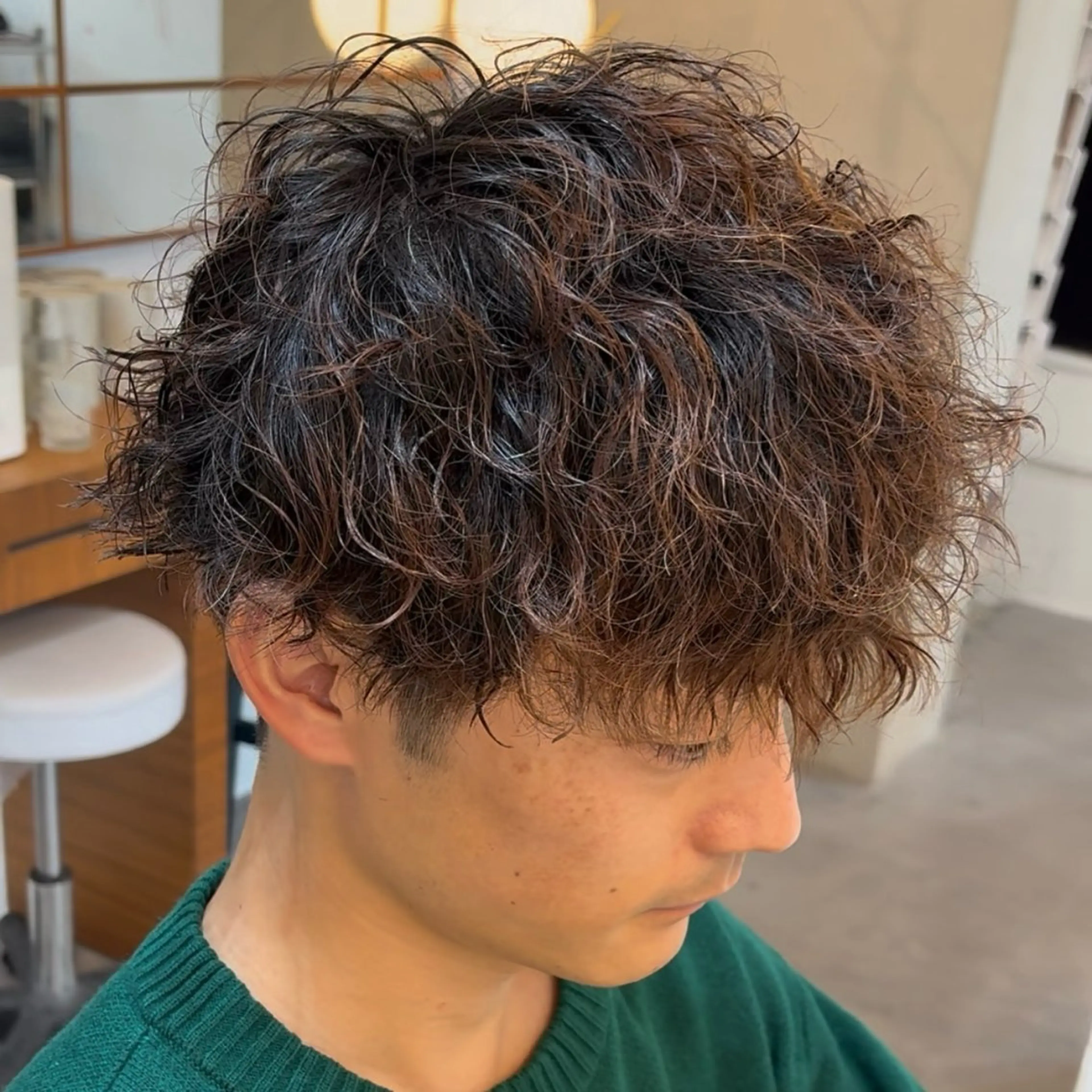 パーマ メンズ マッシュ メンズパーマ ツイストスパイラルパーマ 刈り上げ スパイラルパーマ カット パーマ GISELA サリナのヘアスタイル