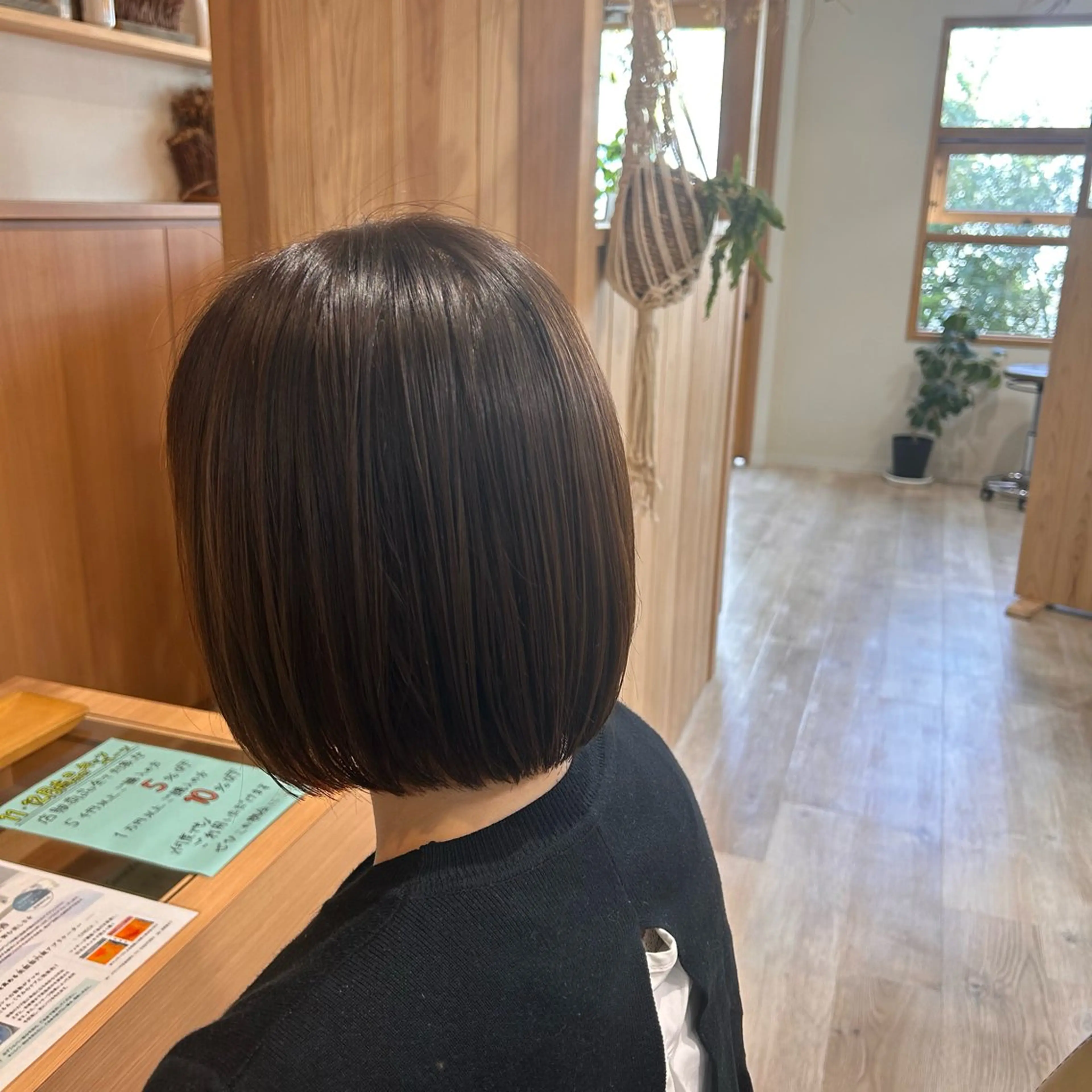 ショート カラー 切りっぱなしボブ ボブ カット ヘアカラー トリートメント 山本 知佳のヘアスタイル