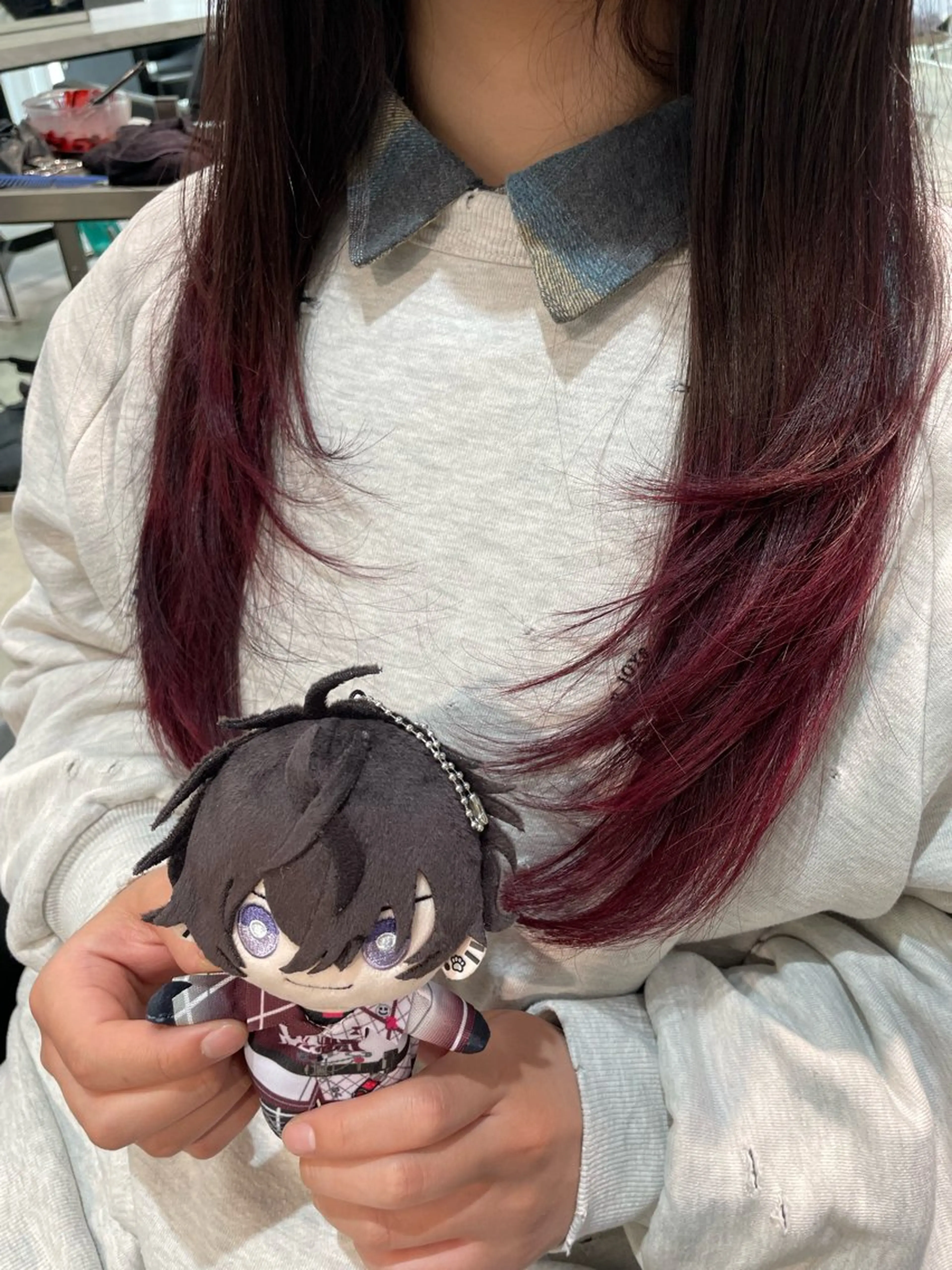 セミロング カラー ブリーチ ボルドーカラー グラデーションカラー ヘアカラー インナーカラー/推し アニメカラー/ウルフのヘアスタイル