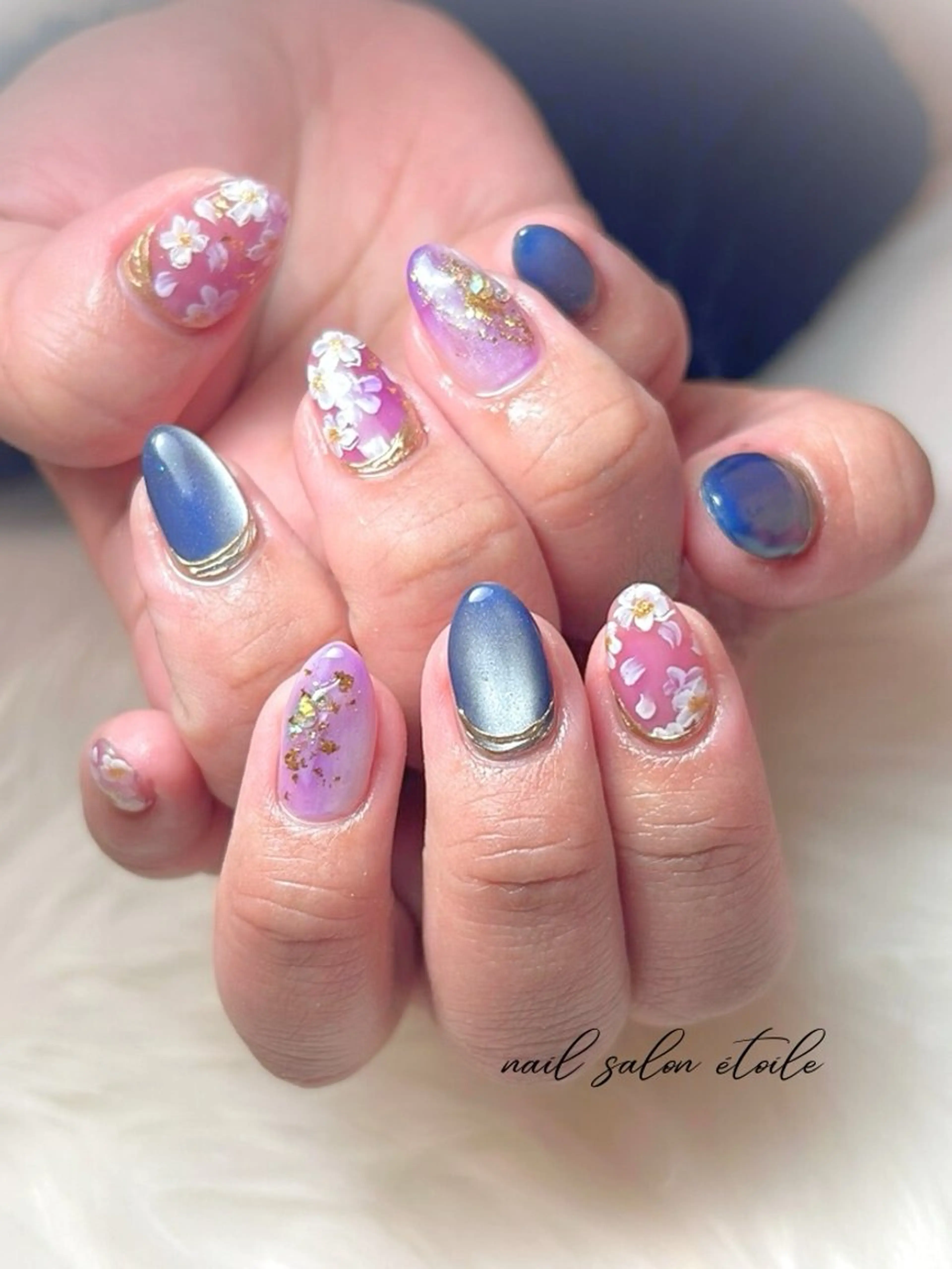 ネイル ブルー 桜ネイル フラワーネイル マグネットネイル 春ネイル ハンドネイル nail salon étoileのネイルデザイン