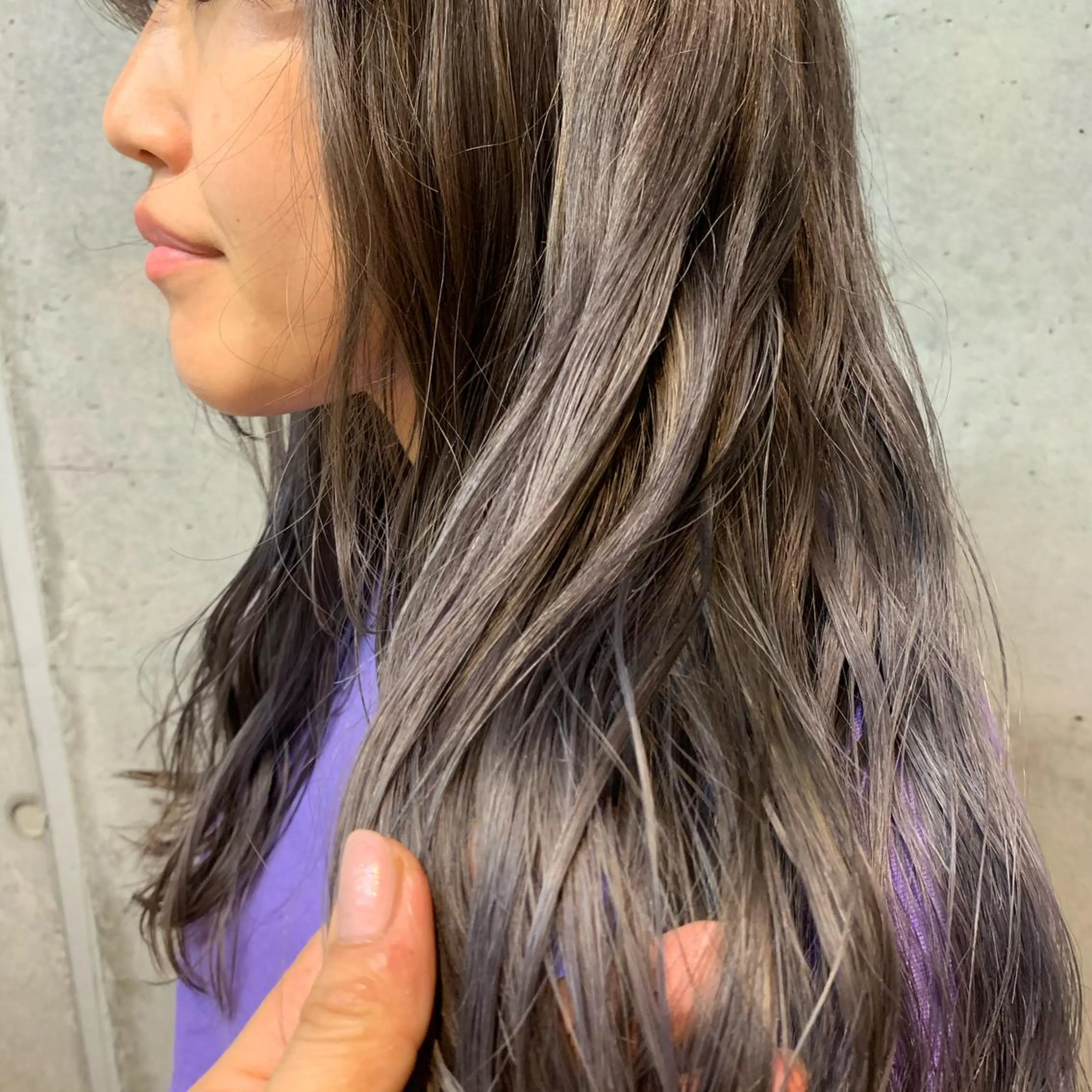 ロング カラー ブリーチ グレージュ Aust hair Stella新宿所属・Yuki☺︎パーマ レイヤーカットウルフのヘアスタイル