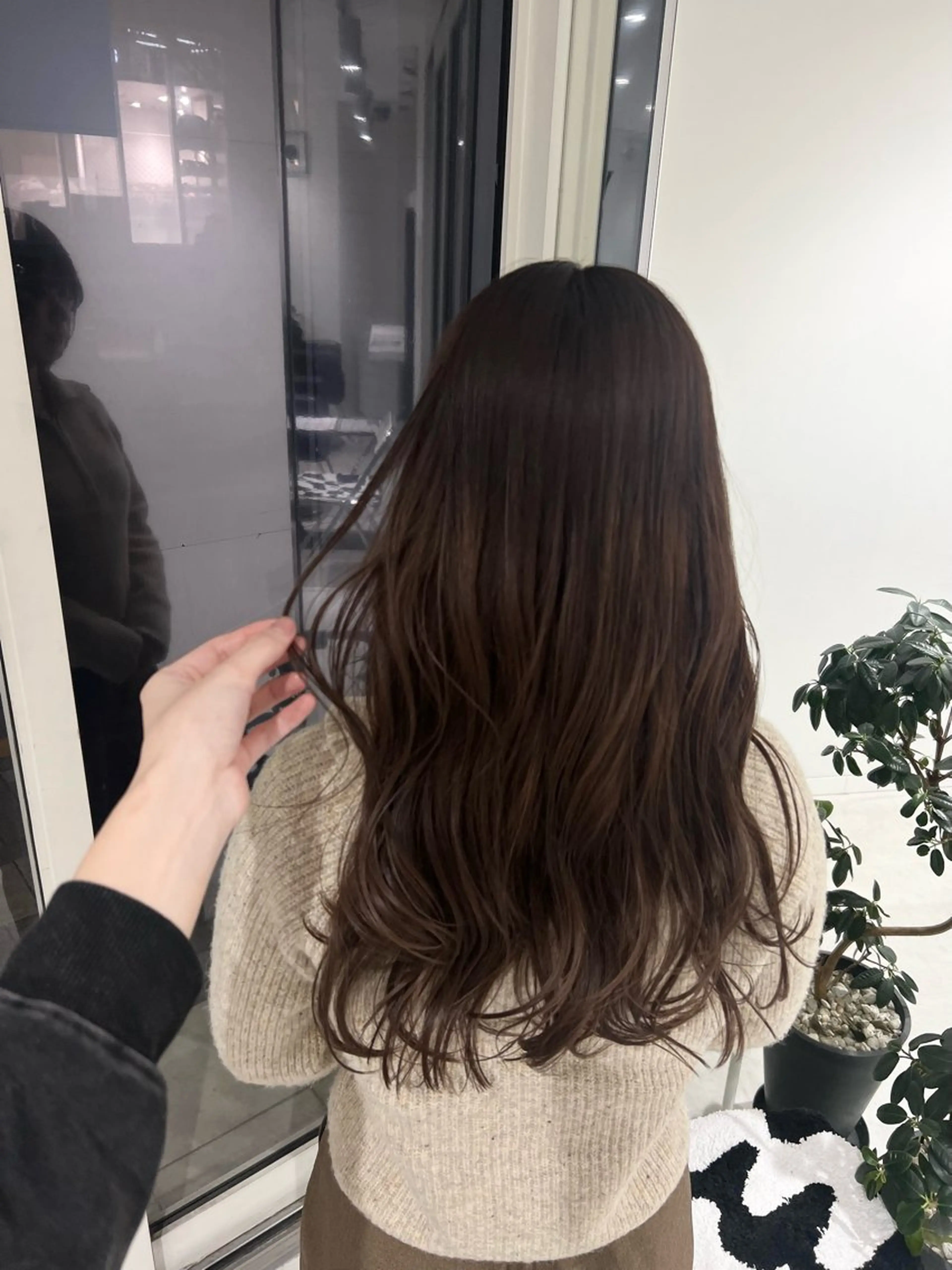 ロング カラー ヘアカラー トリートメント ヘッドスパ ヘアセット 🖤:抜け感×大人 透明感カラー/Aoiのヘアスタイル