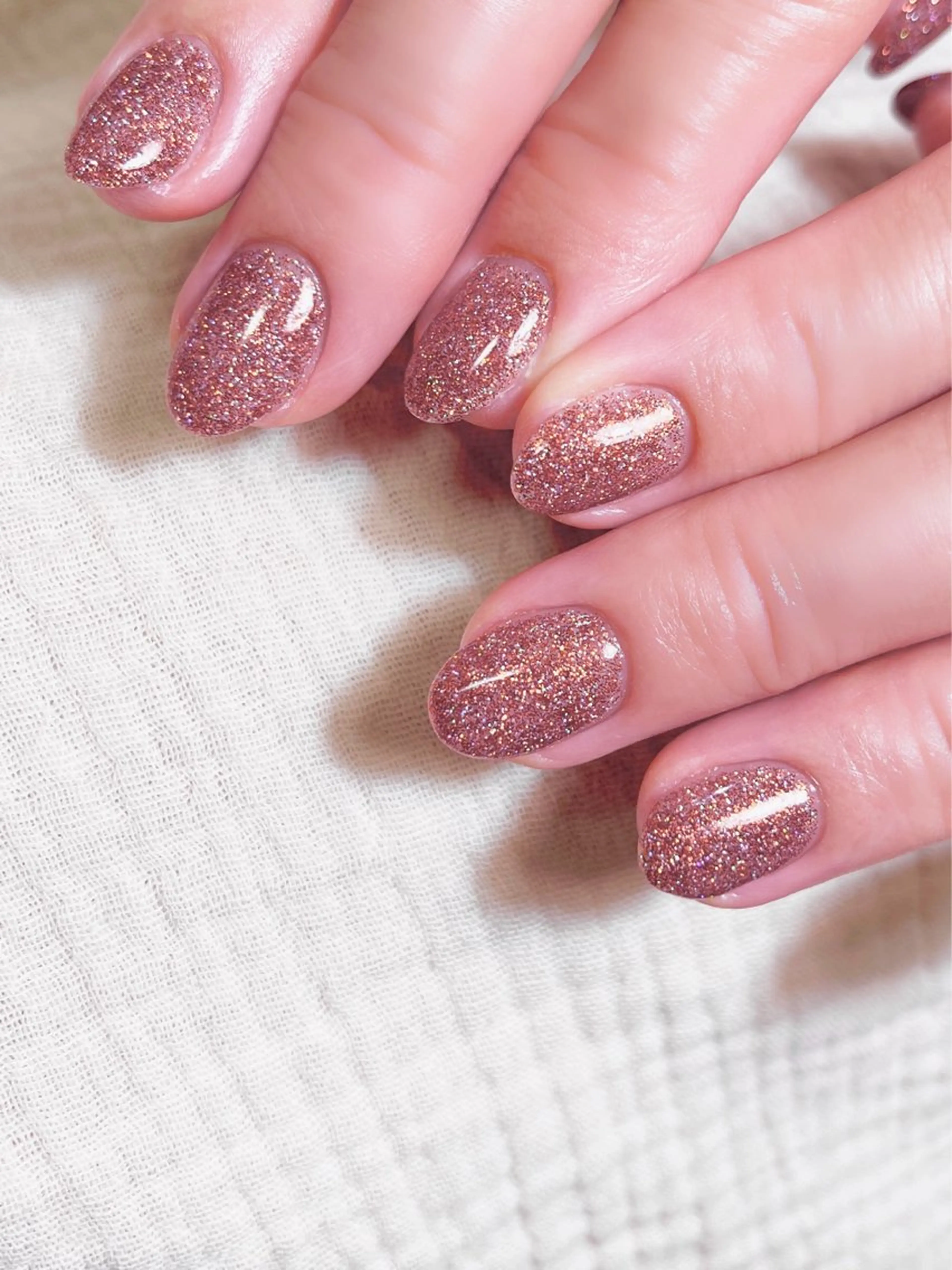 ネイル キラキラネイル ラメ(グリッター) ワンカラーネイル ハンドネイル nails by Mou所属・nails by Mouのネイルデザイン