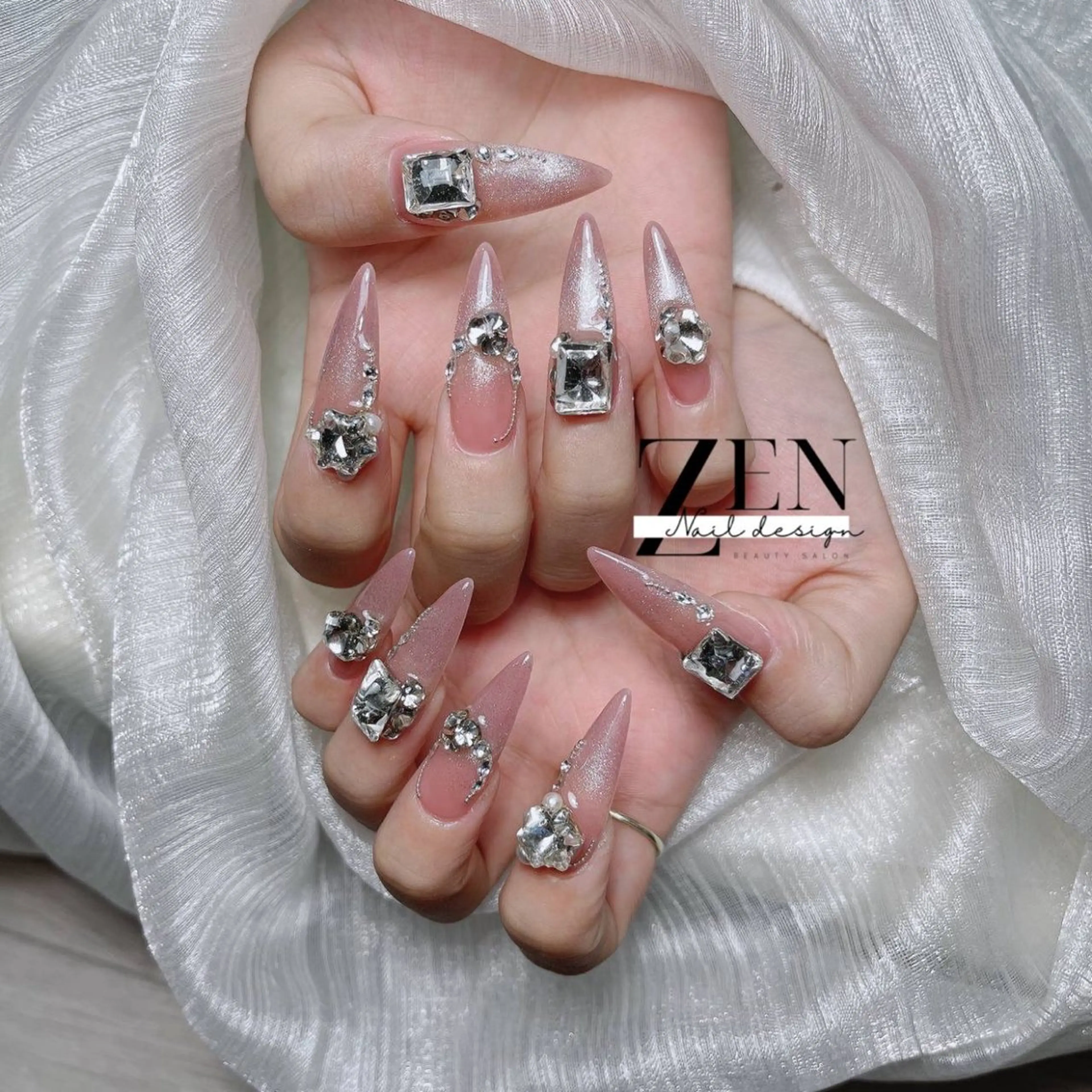 ネイル 持ち込み スカルプネイル ネイルチップ ハンドネイル Zen Nail Designのネイルデザイン