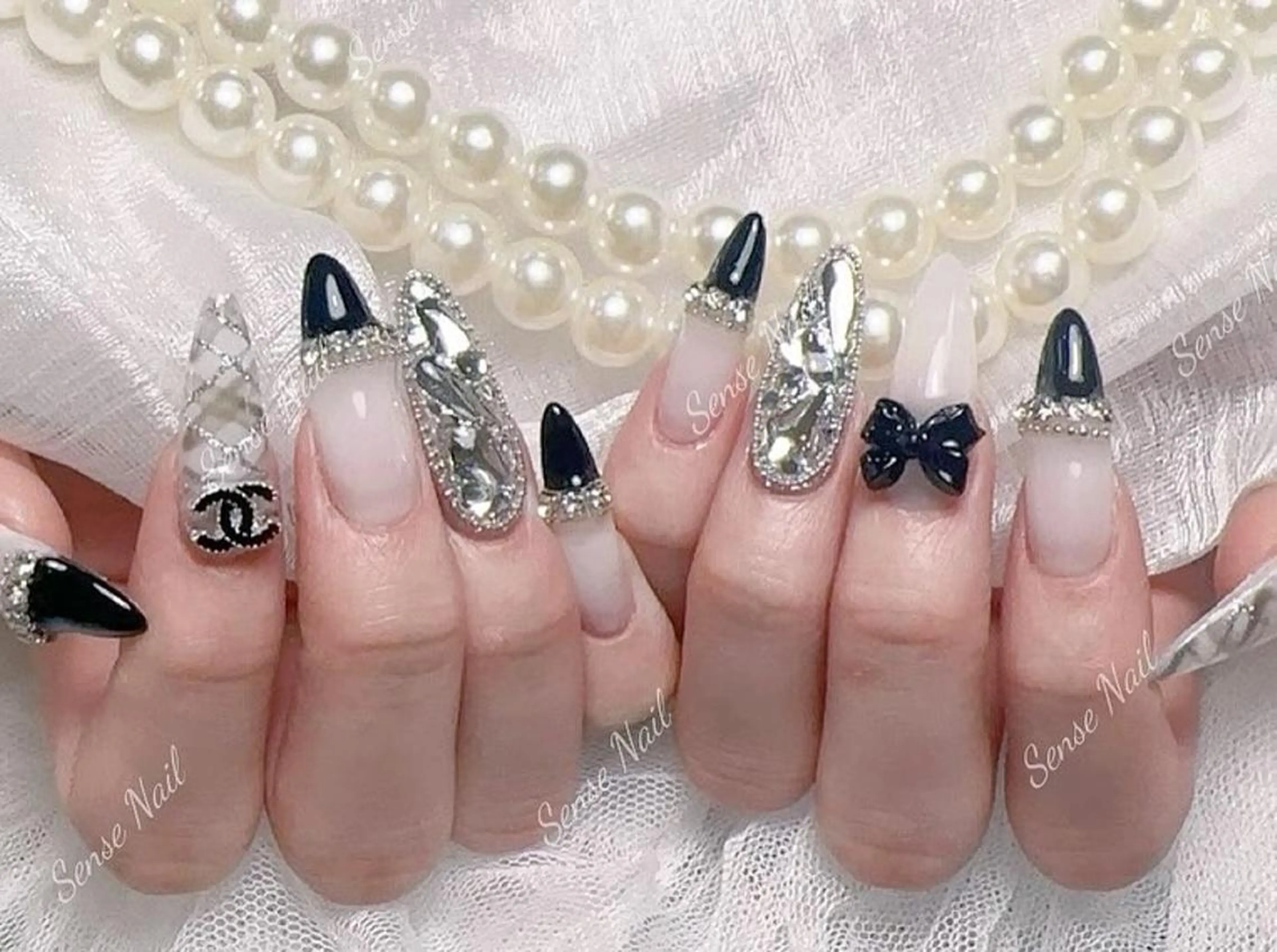 ネイル ハンドネイル ハンドケア Queening 🦋のネイルデザイン