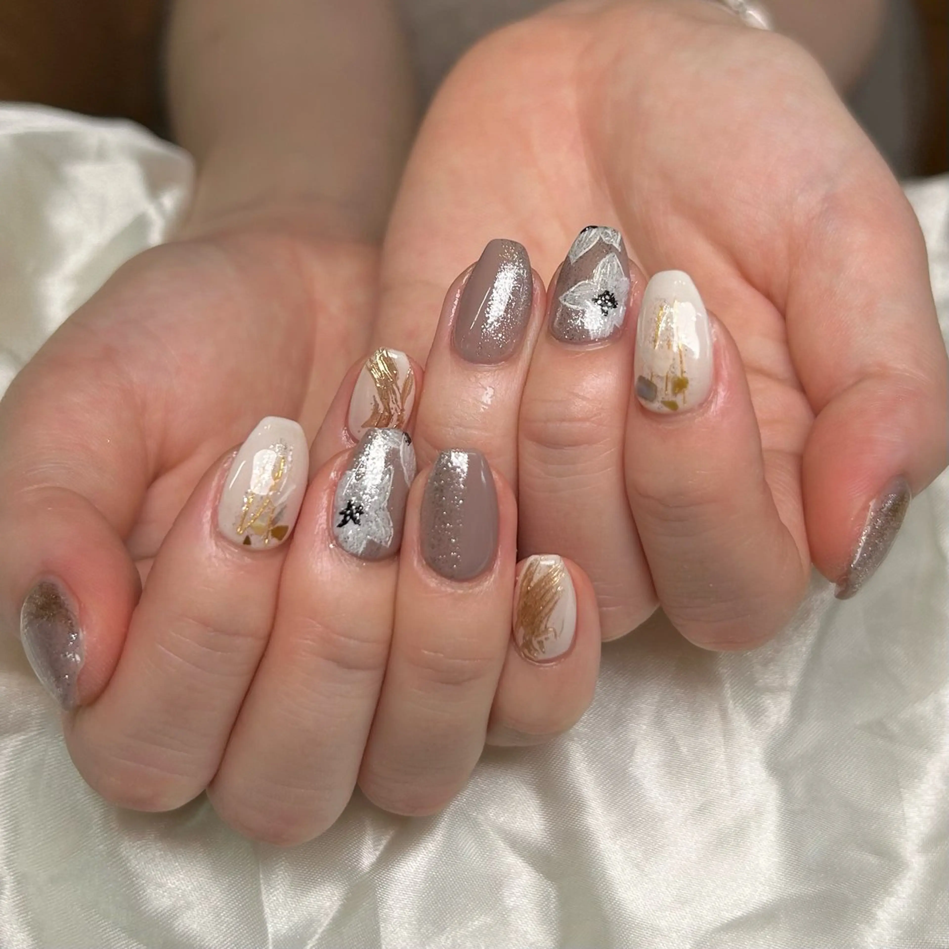 ネイル フラワーネイル ハンドネイル shine'an fuka🌿🫧のネイルデザイン