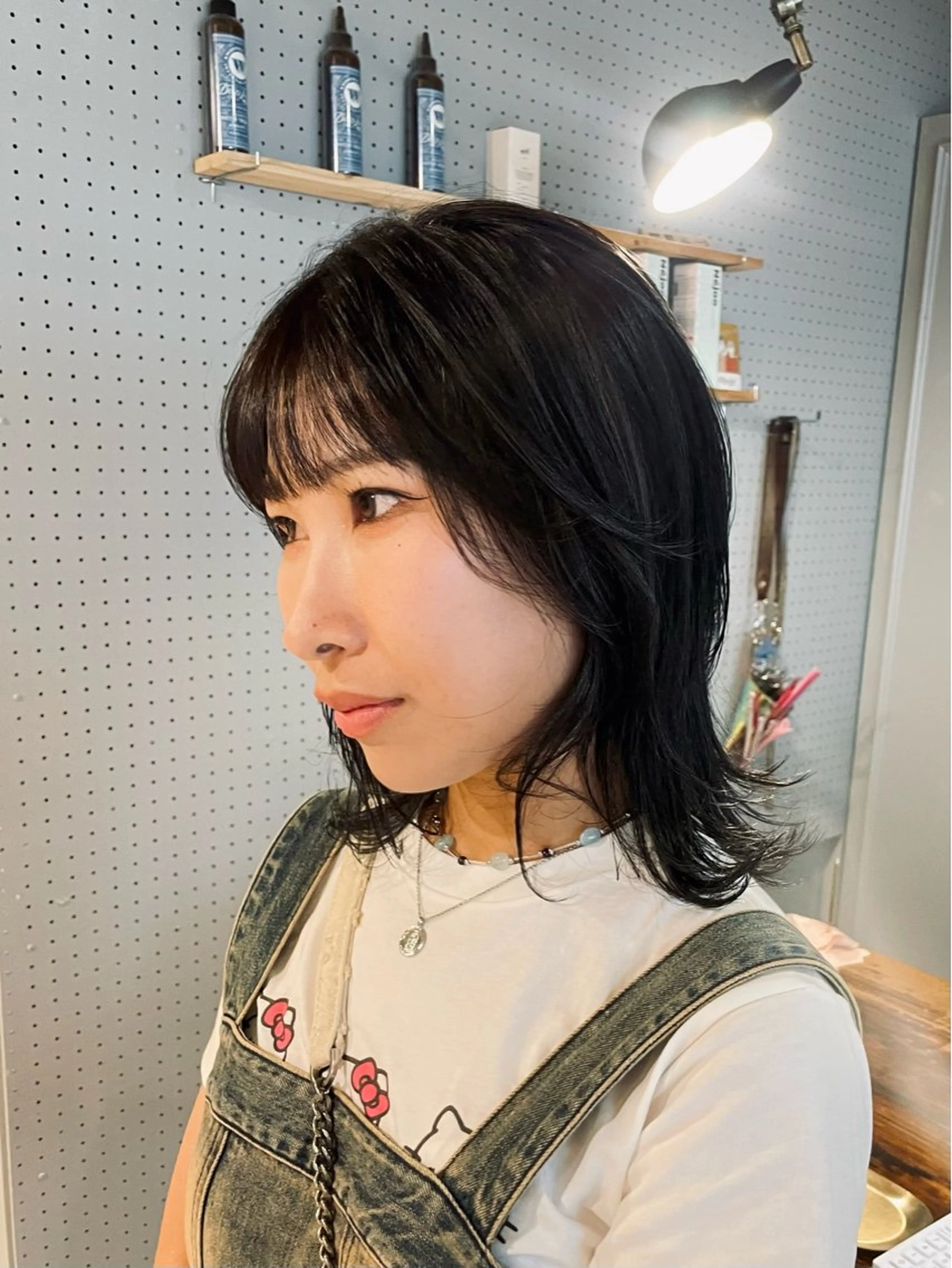 ミディアム カラー アッシュ アッシュブラック ベージュカラー 黒髪 ブリーチ 🤩噂のMr.髪ポジ ティブ®️yu🤩のヘアスタイル