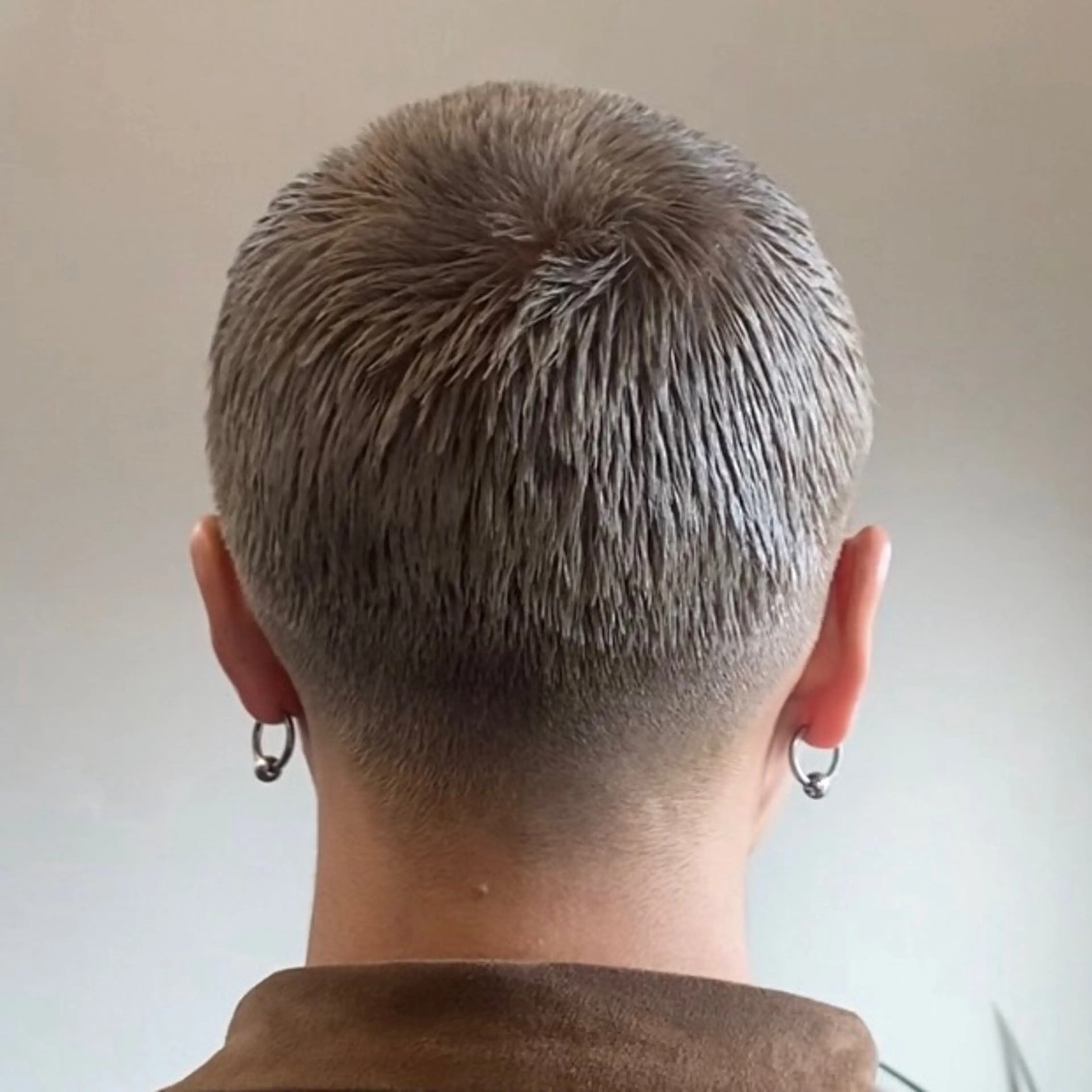 ショート カラー ブリーチ ヘアカラー トリートメント 複雑履歴修正 TAKEのヘアスタイル