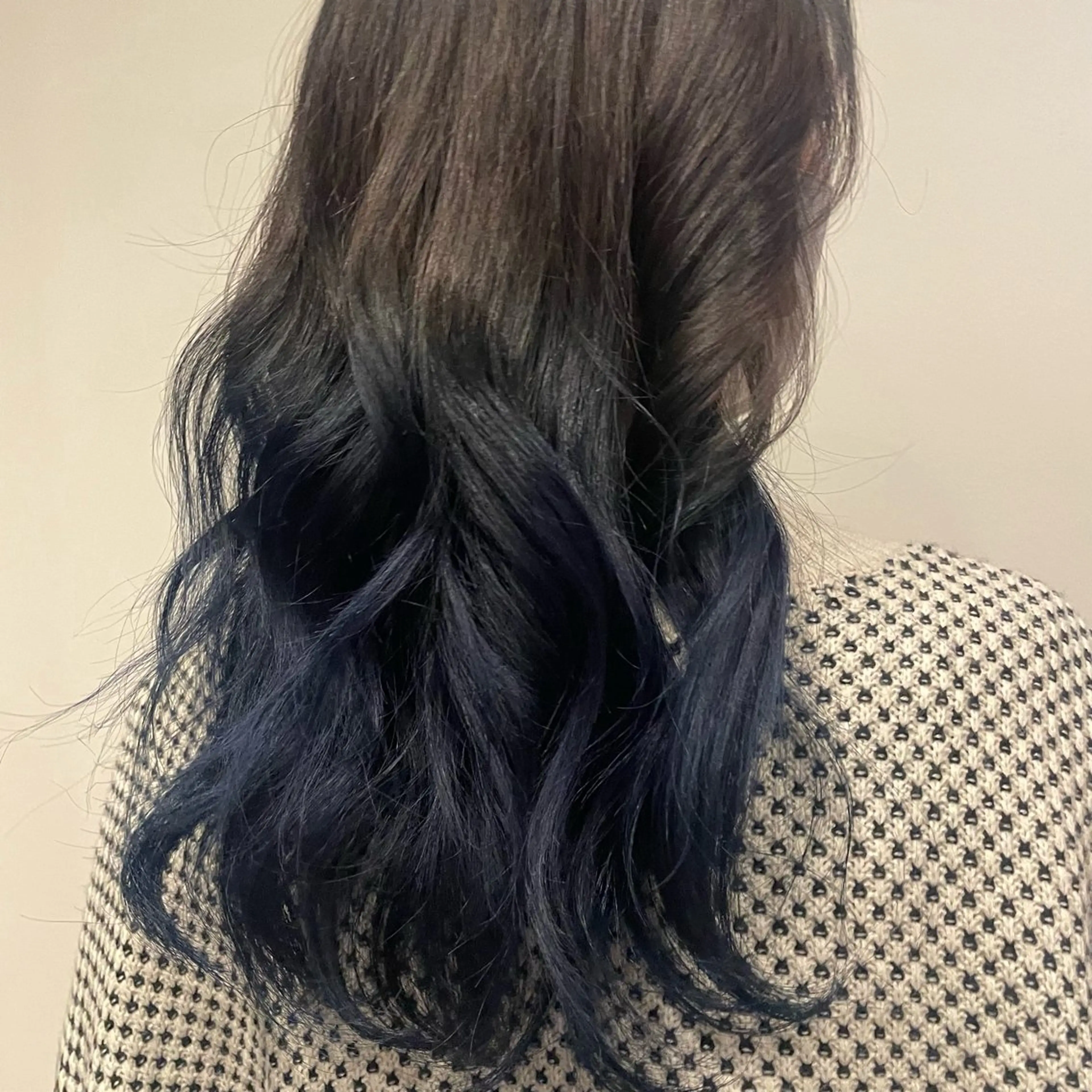 ロング カラー お団子ヘア バレイヤージュ ブリーチ ブルーカラー レイヤーカット BUDDYHAIR  SPA所属・ヤスダ ホノカのヘアスタイル