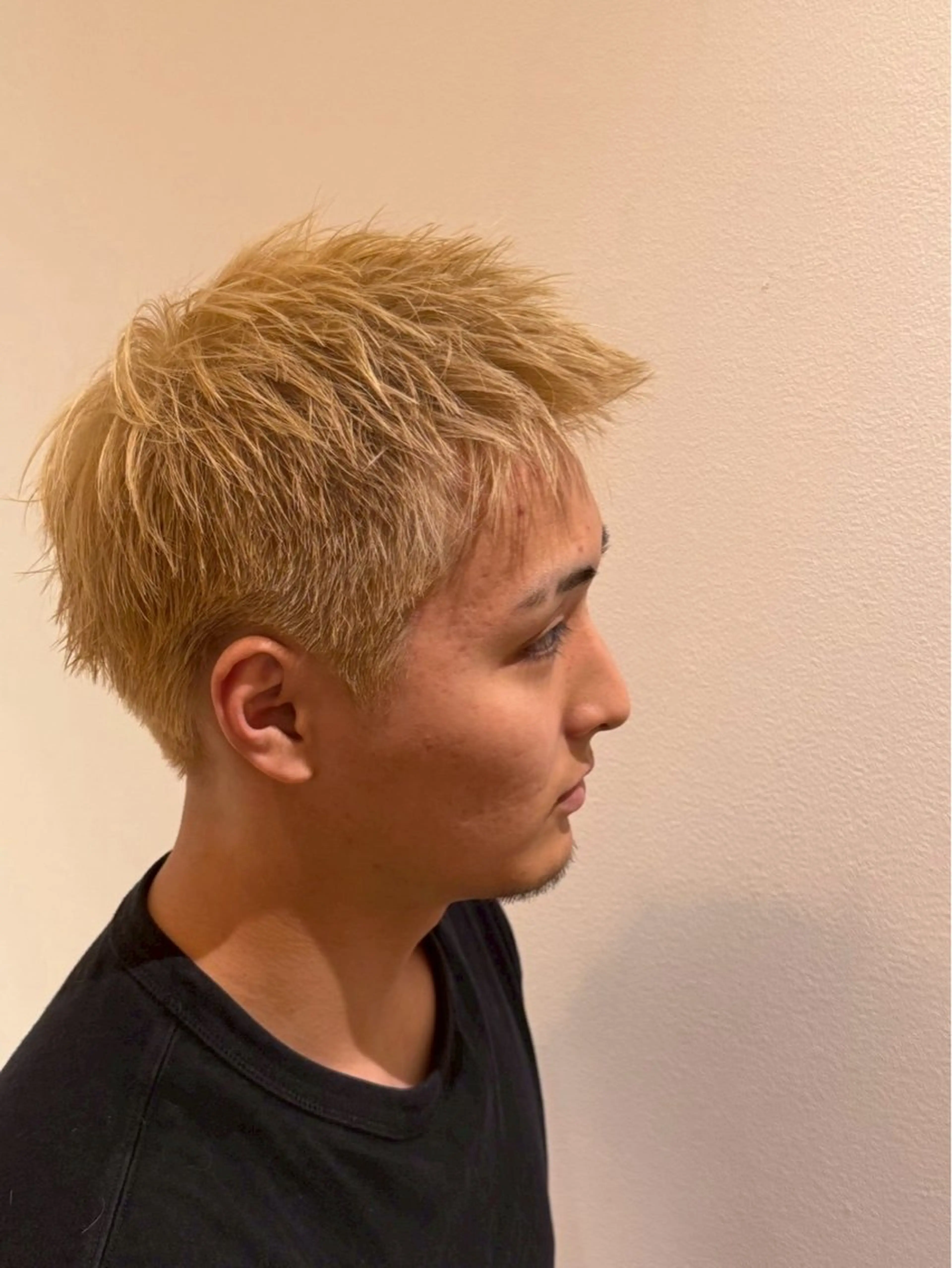 ショート カラー メンズ 抜きっぱなしブロンド KATSUKI津福店所属・工藤 惇のヘアスタイル