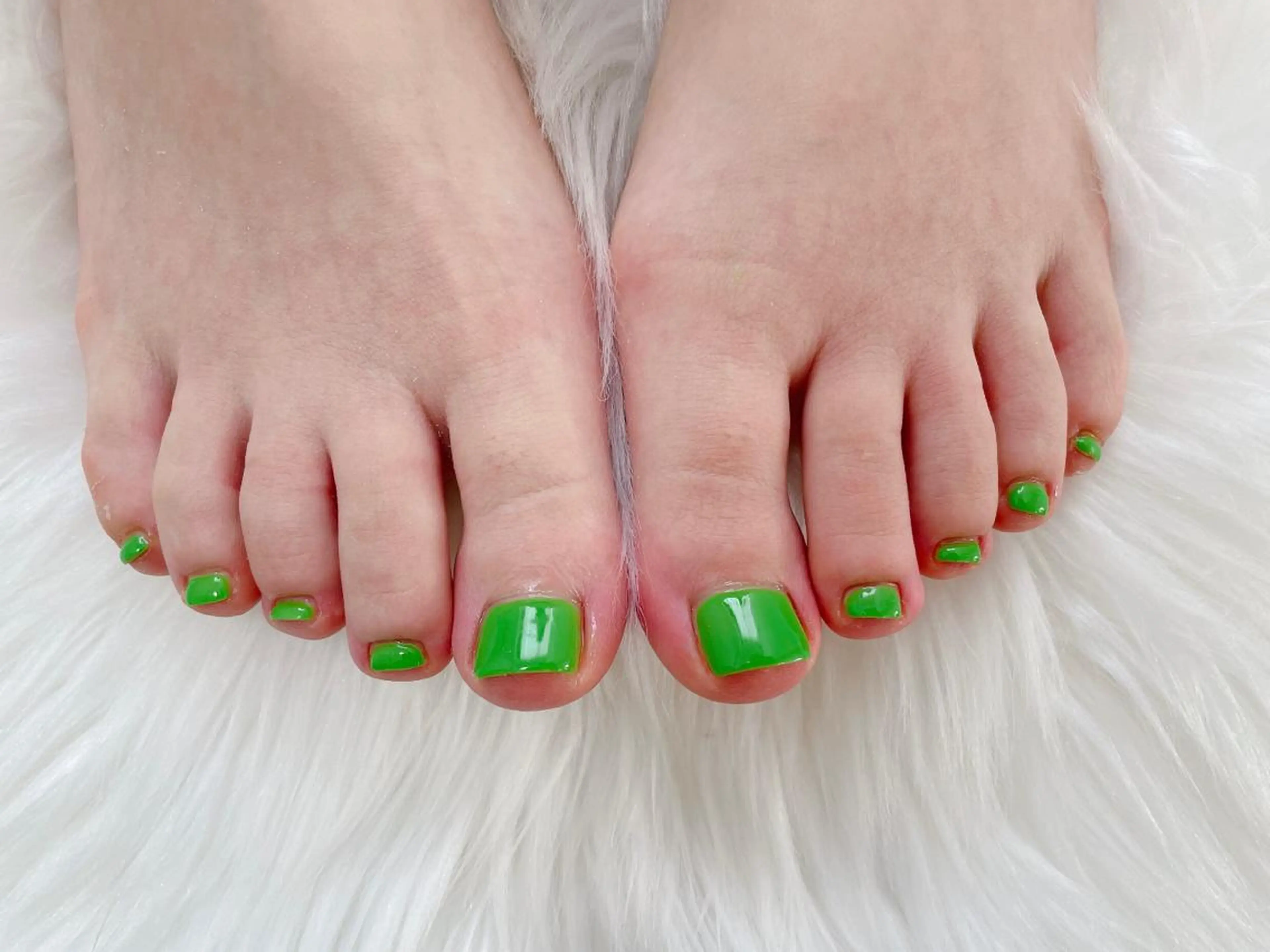 ネイル フットネイル グリーン ワンカラーネイル Mogu nail 二子玉川のネイルデザイン