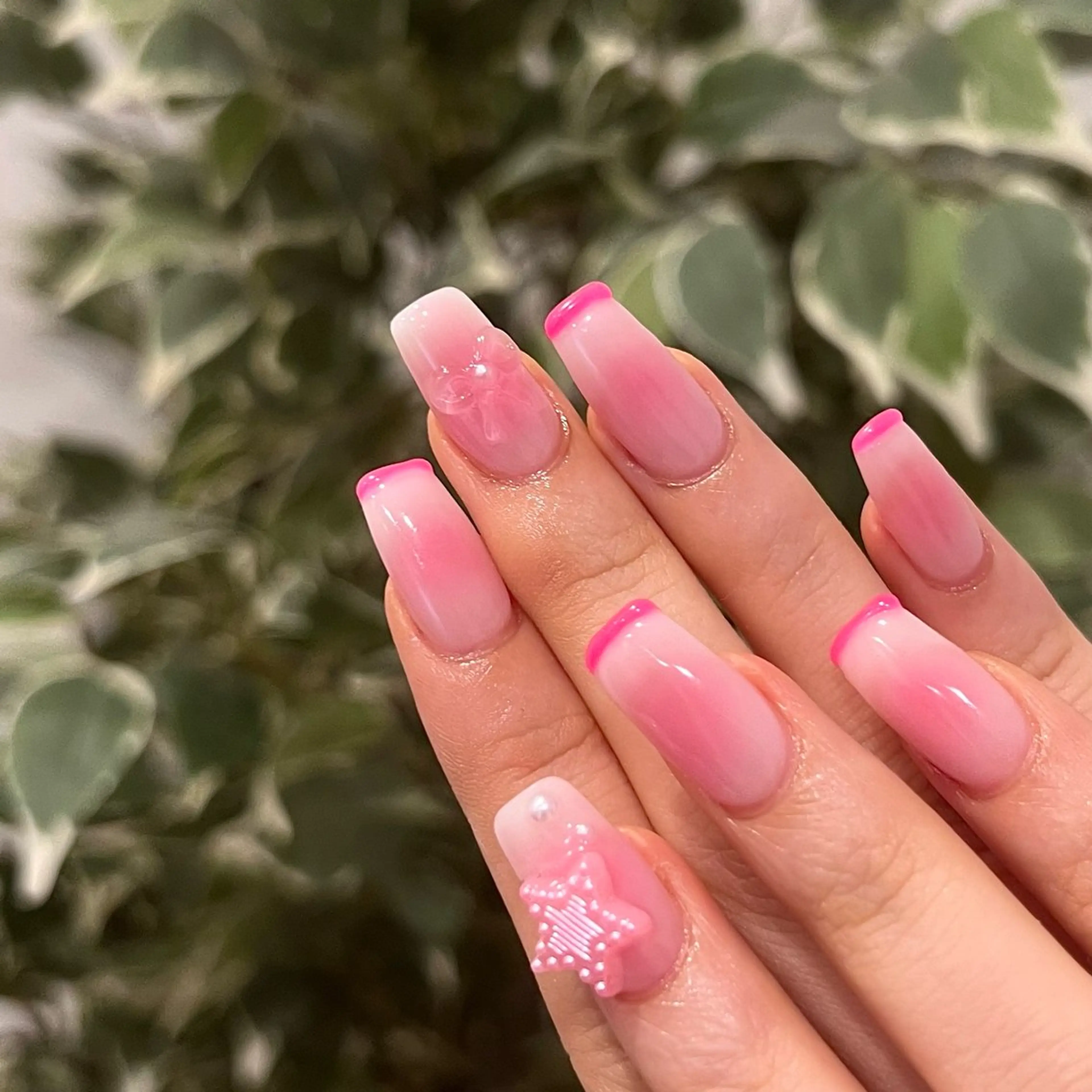 ネイル チークネイル フレンチネイル ピンク ぷっくりネイル ハンドネイル ハンドケア N dé chou chou所属・林 七海のその他イメージ