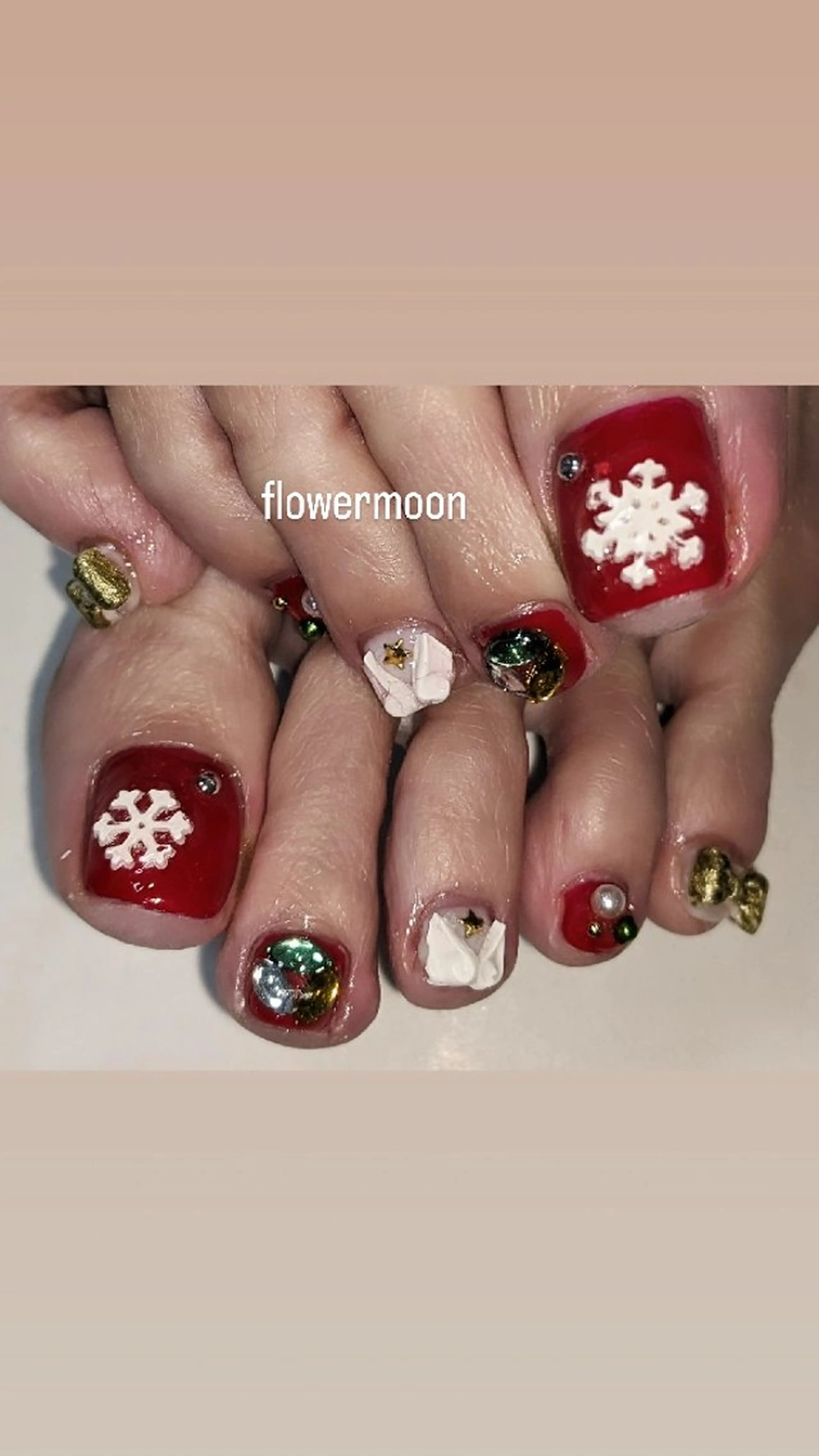 ネイル フラワー ムーンのネイルデザイン