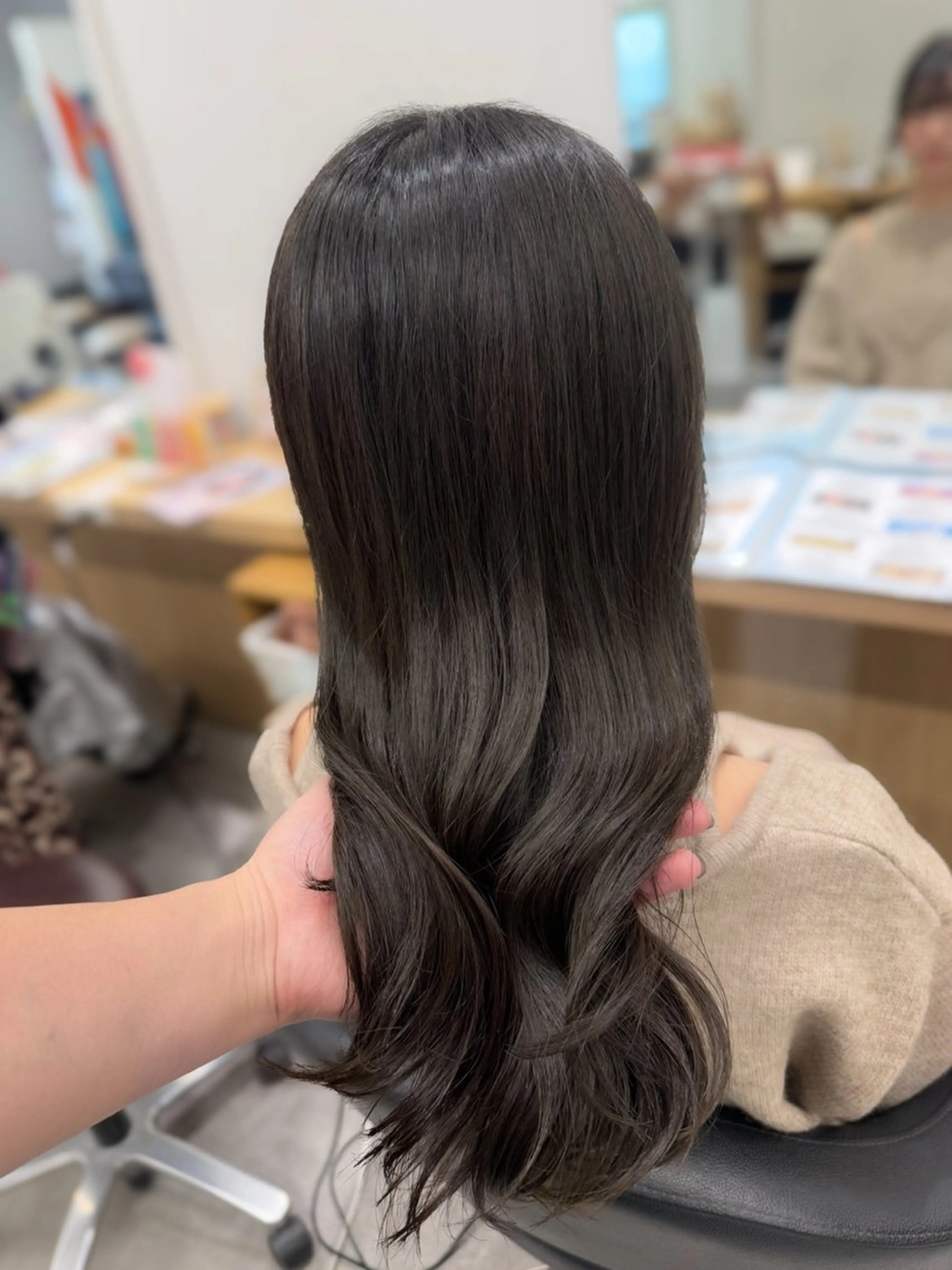 ミディアム カラー ブリーチ 透明感カラー グレージュ ブリーチなしカラー カット ヘアカラー AVANCE.京橋店所属・雰囲気似合わせ/永田 汰伊智/艶カラー🫧のヘアスタイル