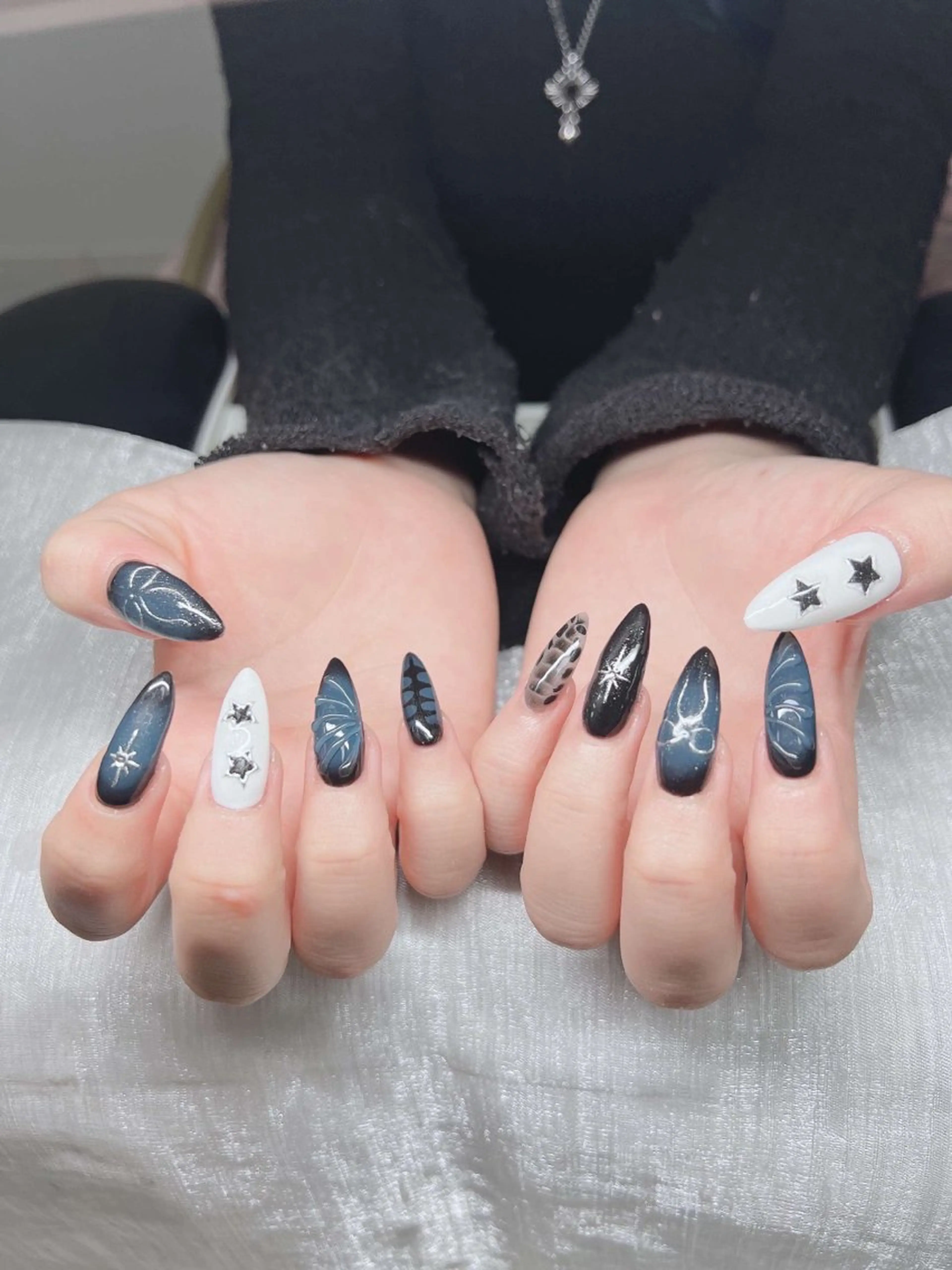 ネイル 長さ出し グラデーション キラキラネイル マグネットネイル ニュアンスネイル ハンドネイル Lee アインのネイルデザイン