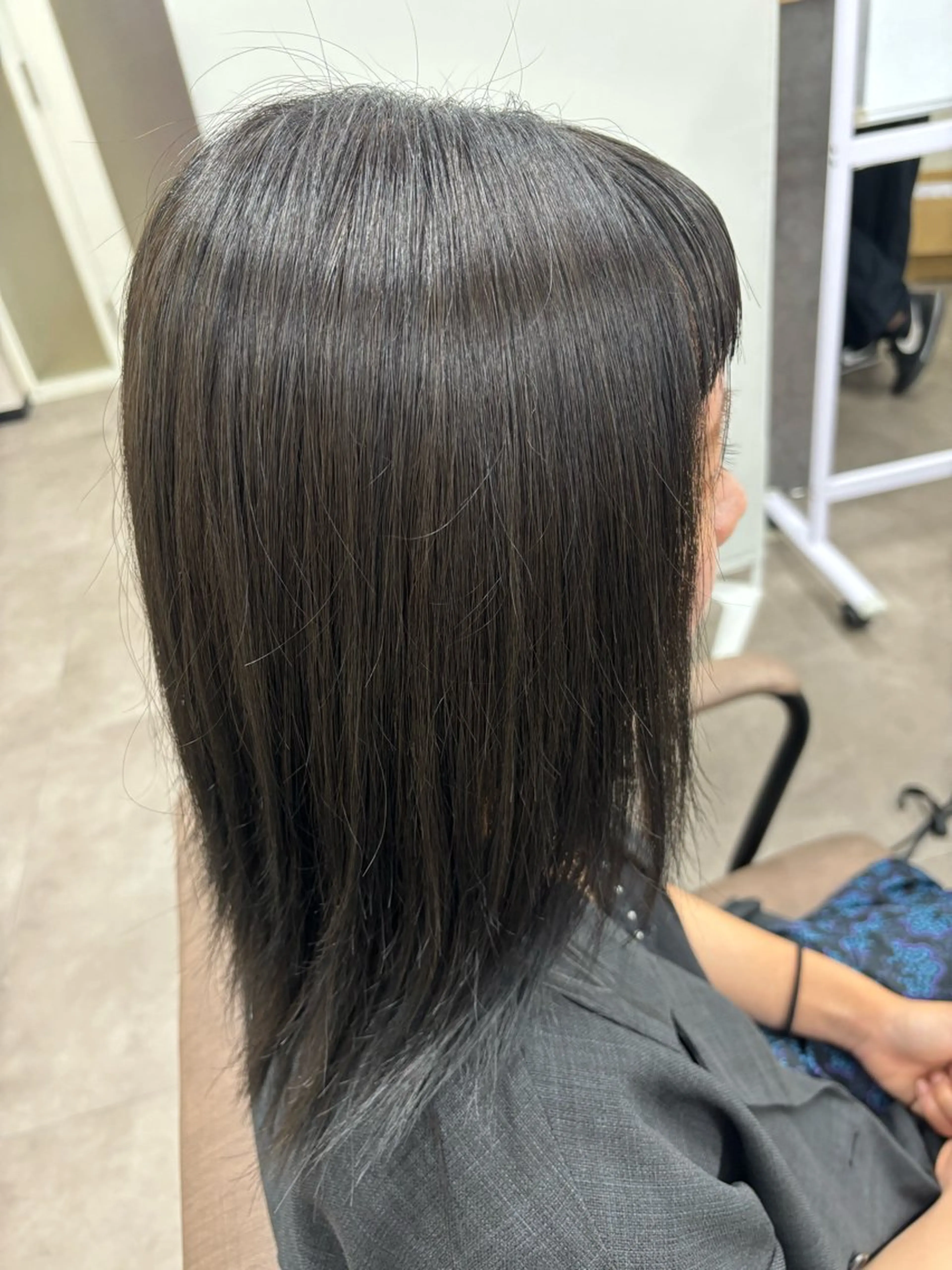 セミロング カラー 竹内 滉太のヘアスタイル