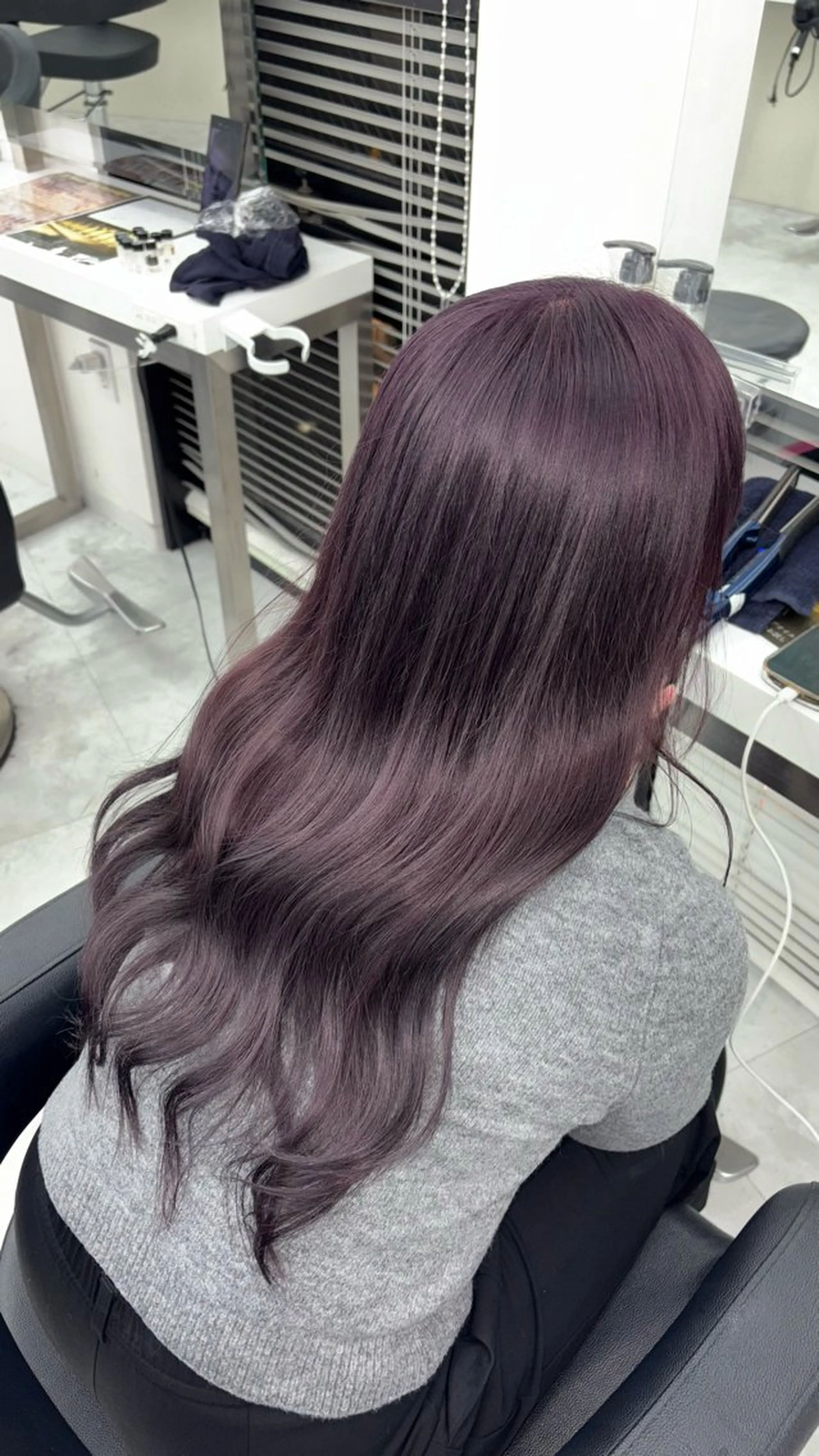 ロング カラー 🖤ハイトーン× レイヤー🖤SARAのヘアスタイル