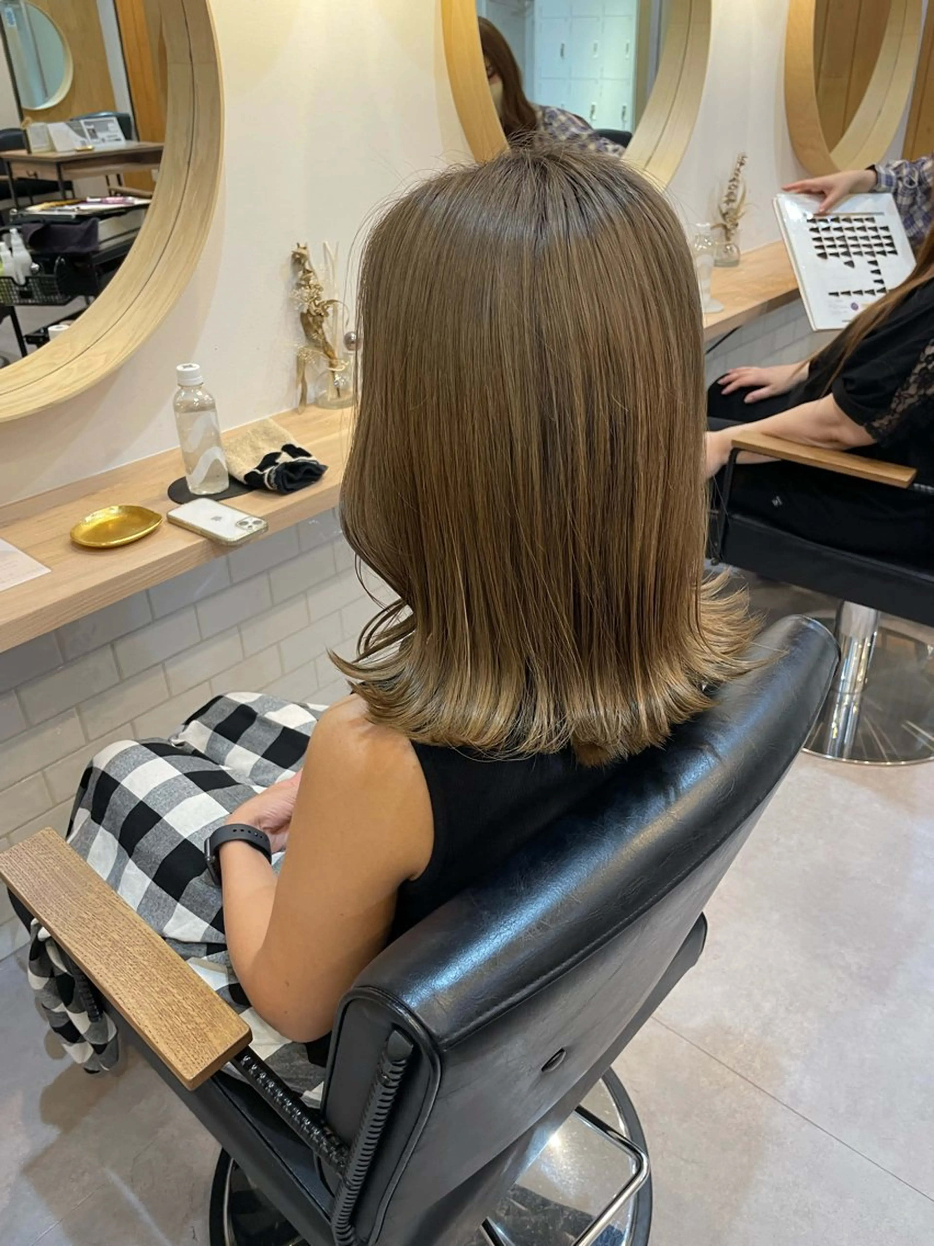 ミディアム Neale. ナナカのヘアスタイル