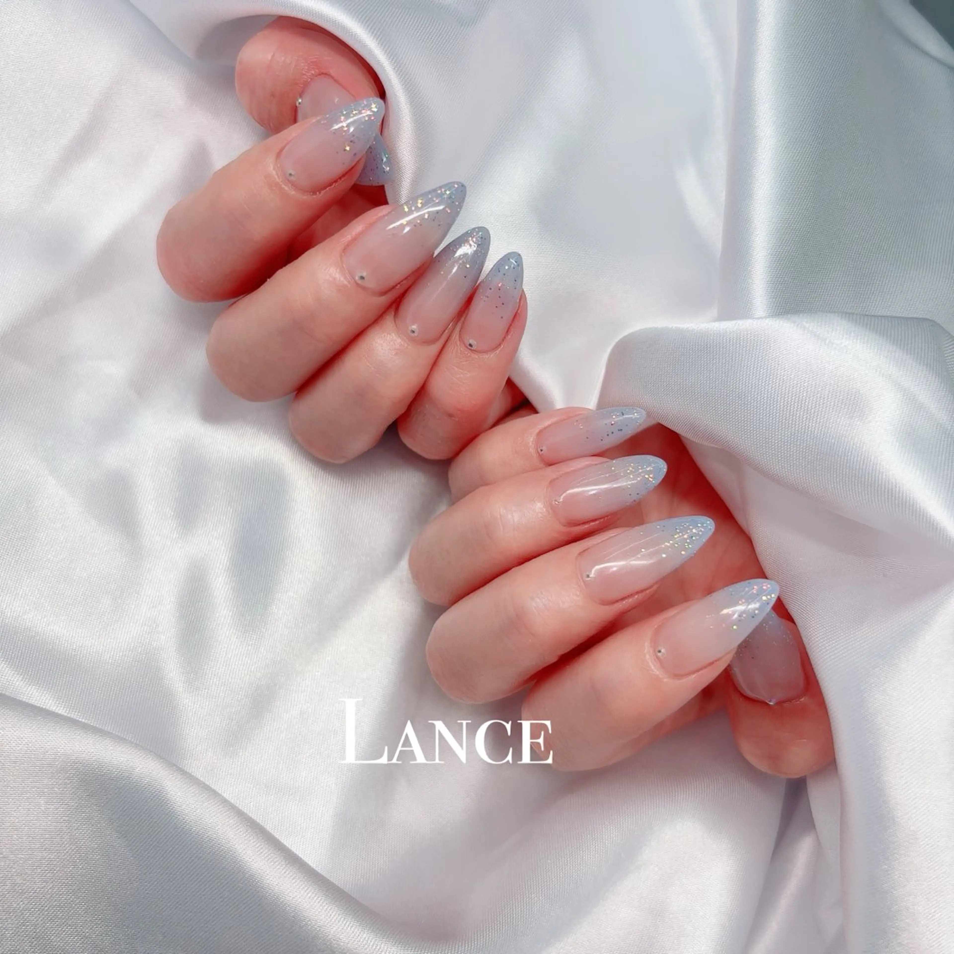 ネイル オーロラネイル フットネイル 氷ネイル・うるうるネイル キラキラネイル 韓国ネイル ハンドネイル Lance nailのネイルデザイン