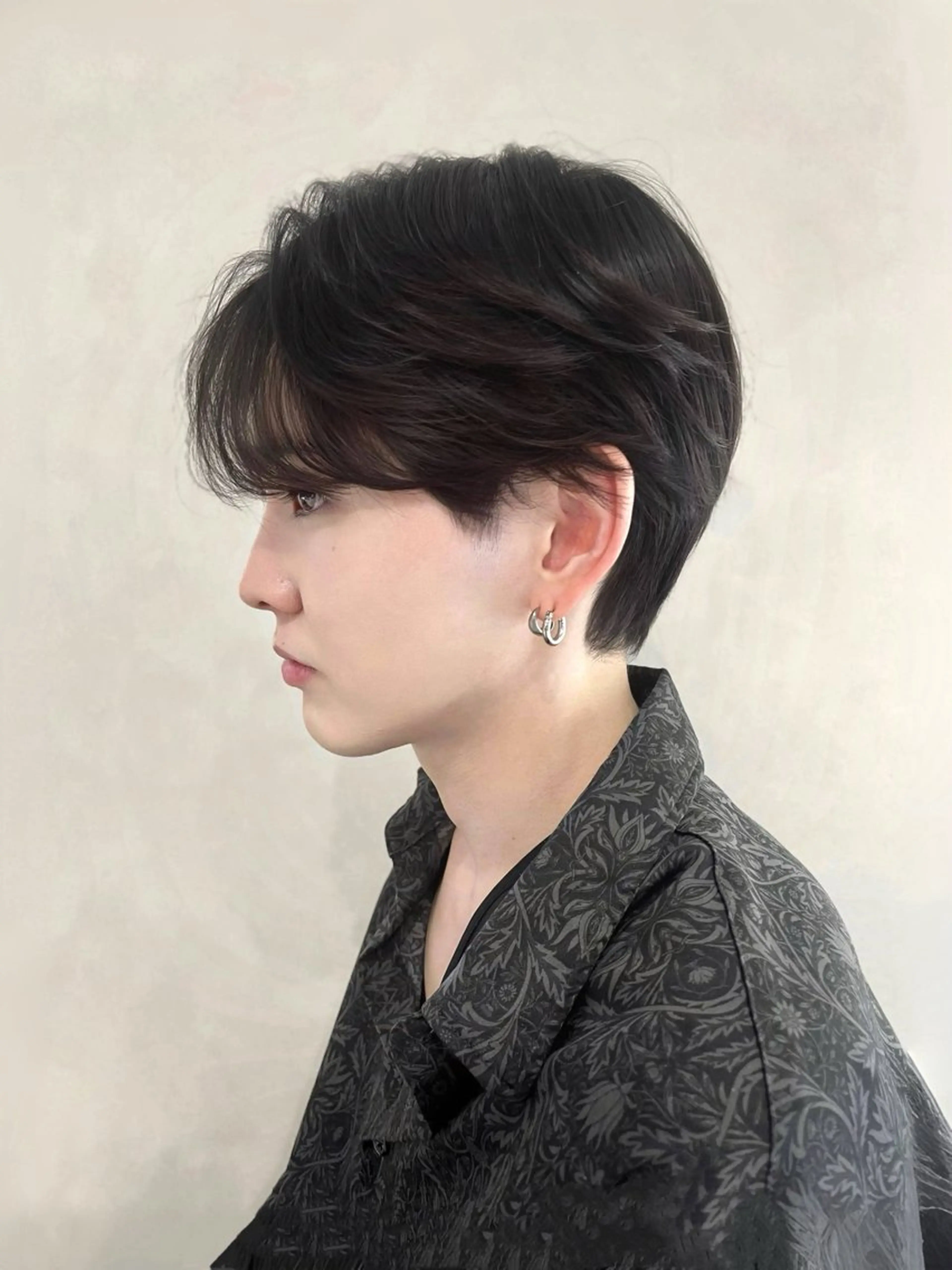 パーマ メンズ 韓国メンズ特化 ダウン・毛流れパーマのヘアスタイル