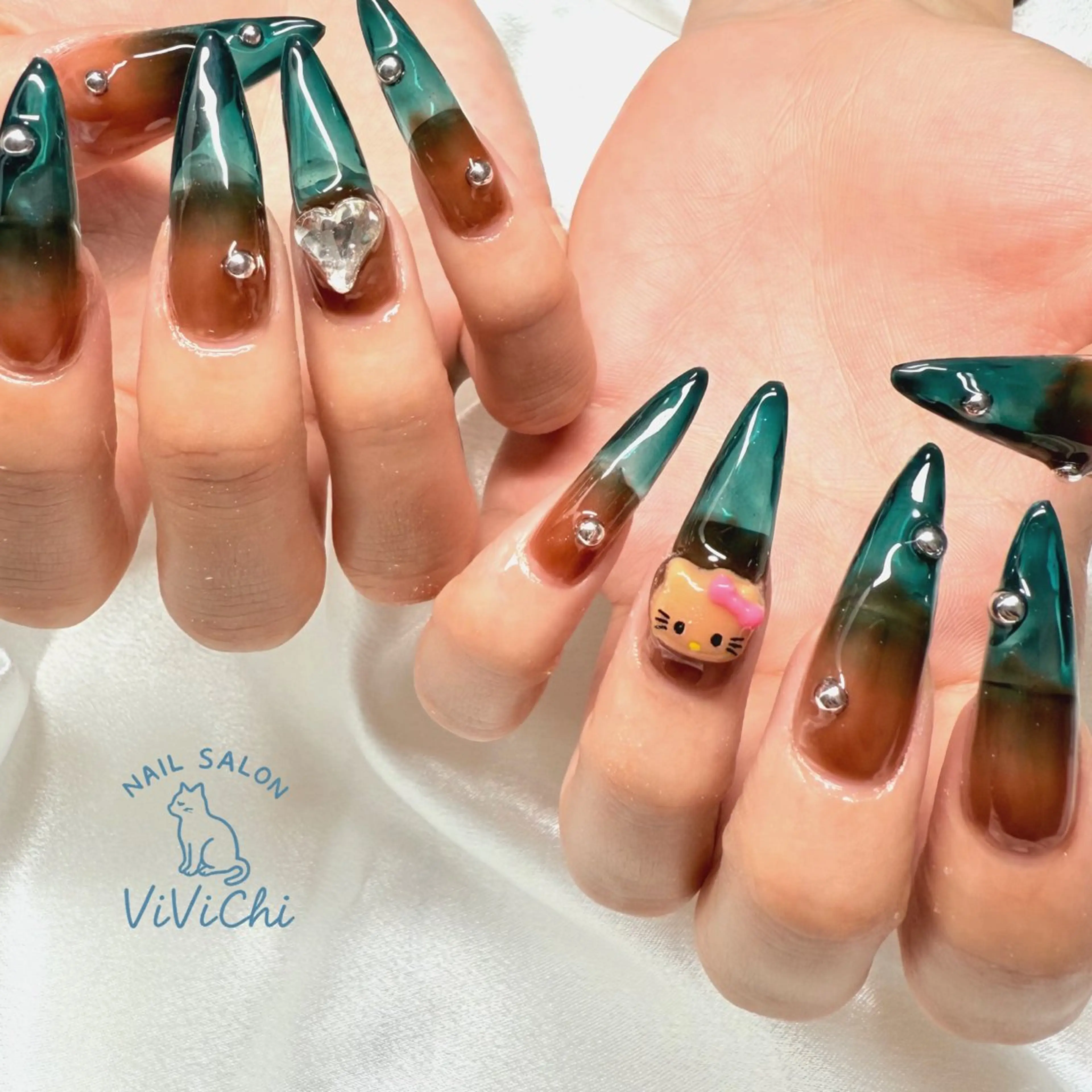 ネイル NAILSALON ViViChi所属・ViViChi 梨帆のネイルデザイン
