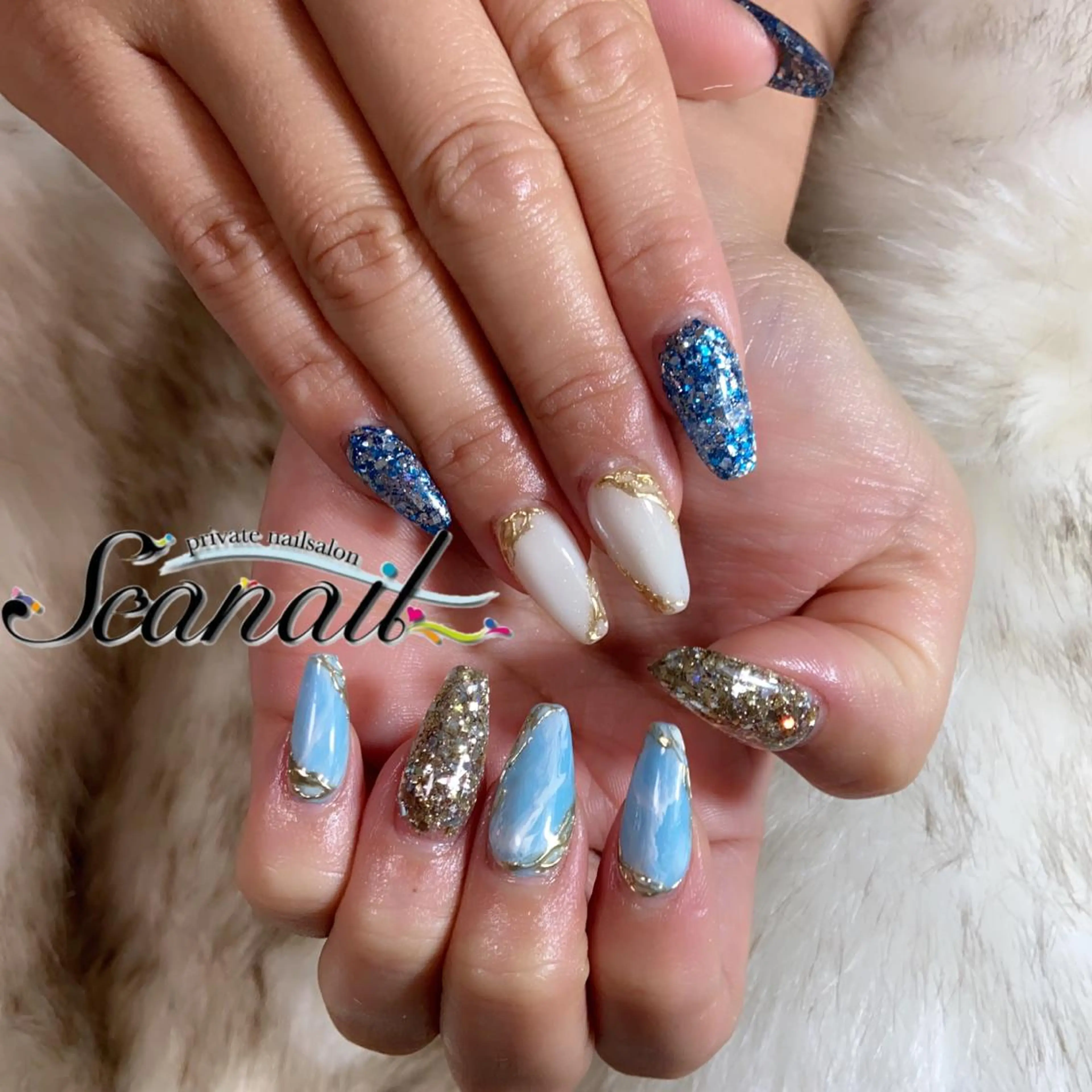 ネイル アートネイル ブルー ジェルネイル ラメ(グリッター) 大理石ネイル(マーブル) 小尾 栞のネイルデザイン