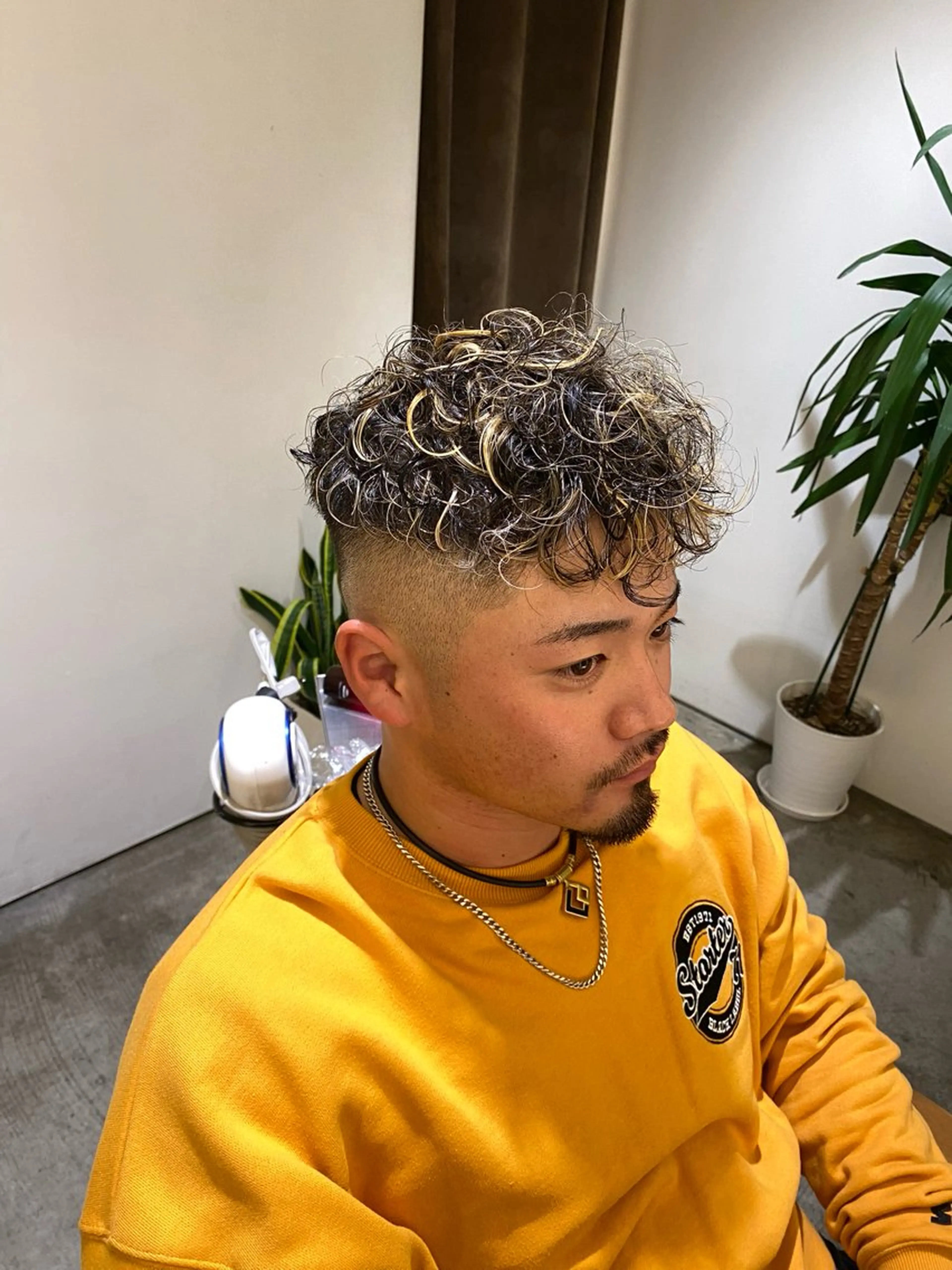 カラー メンズ カット ヘアカラー トリートメント 骨格診断美容師 メンズパーマ中島年紀のヘアスタイル