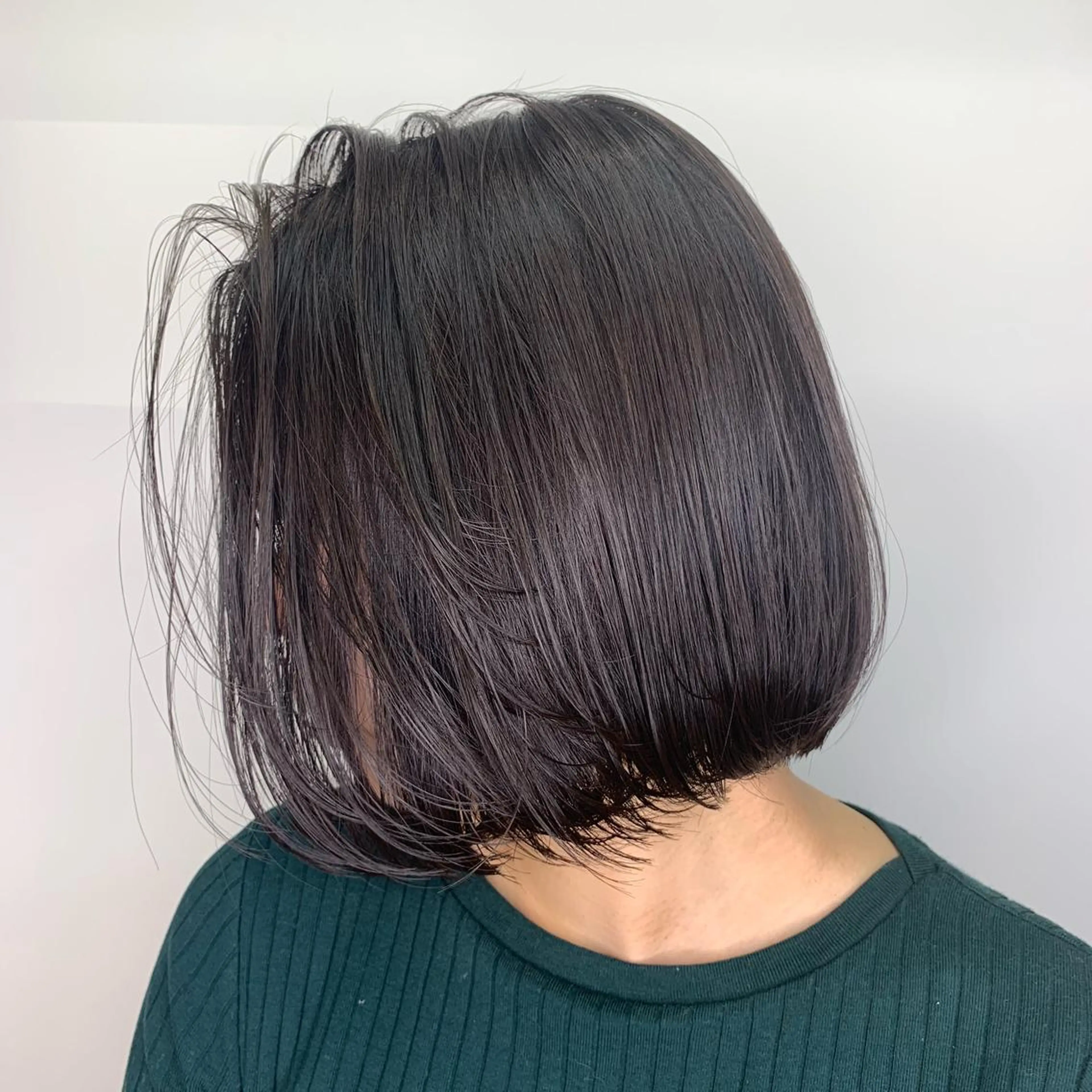 ショート ケリーズグリーン所属・ボブ/艶ハイトーン 森田/嵩士のヘアスタイル