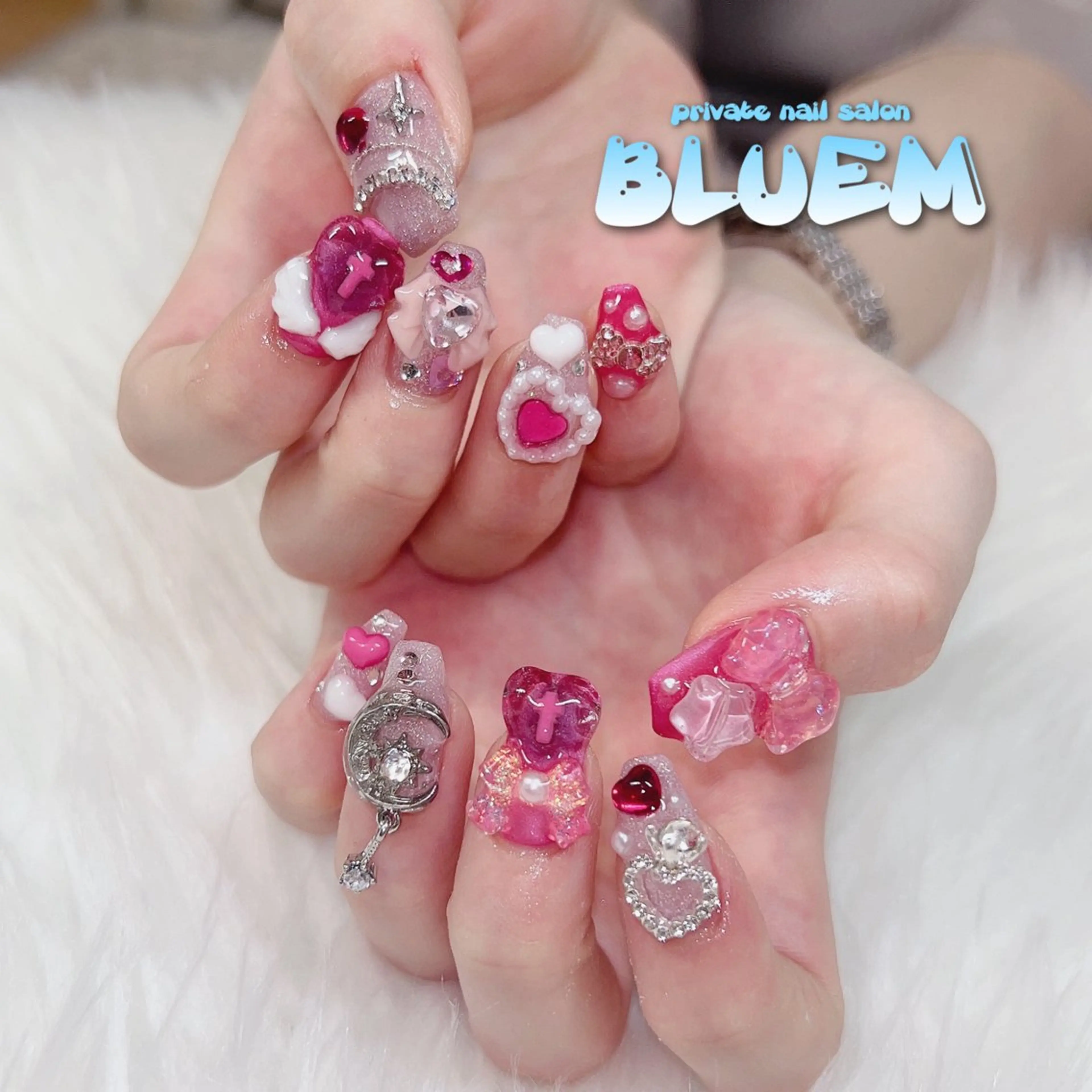 ネイル ハンドネイル BLUEM なな🐶のネイルデザイン