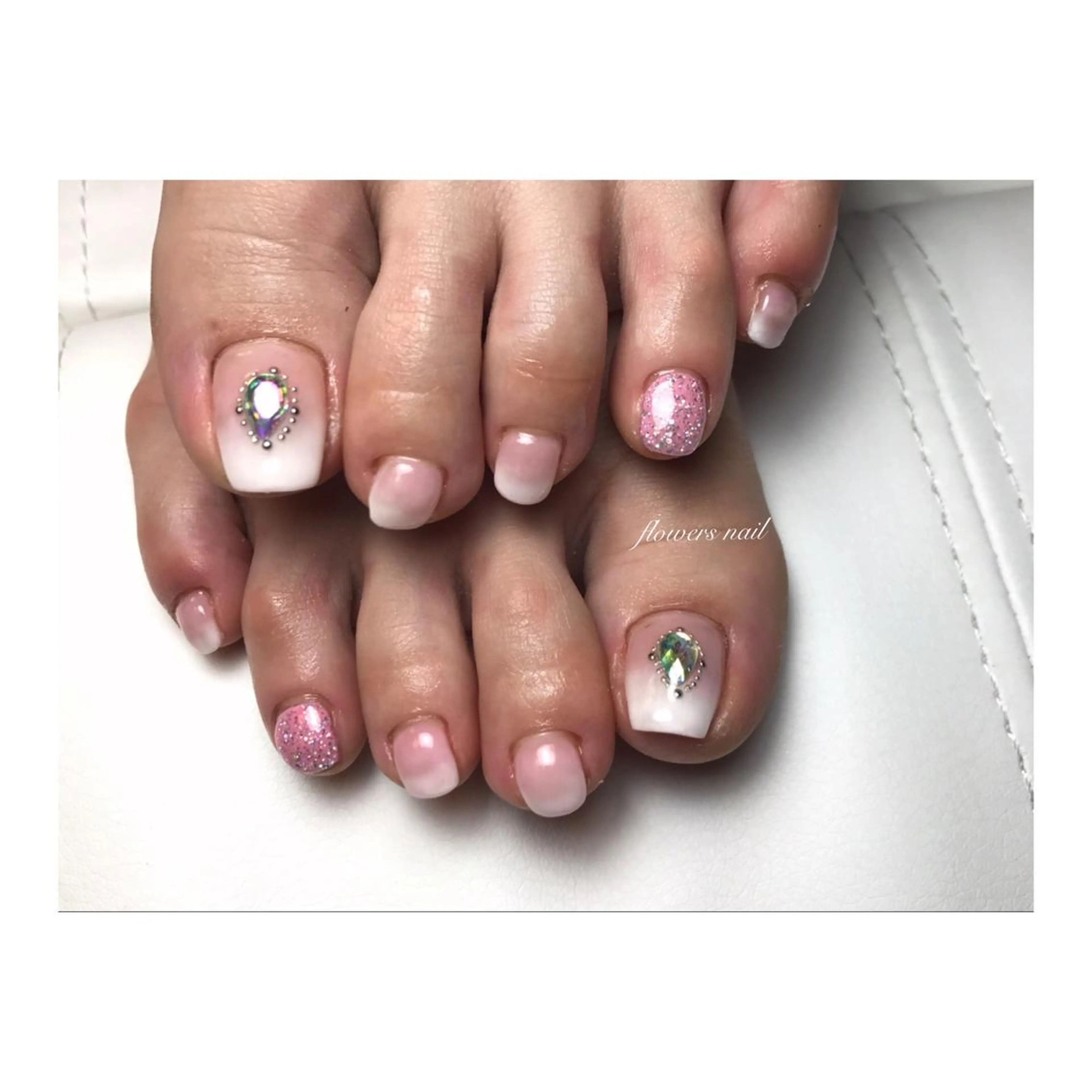 ネイル フットネイル グラデーション フットネイル flowers nailのネイルデザイン