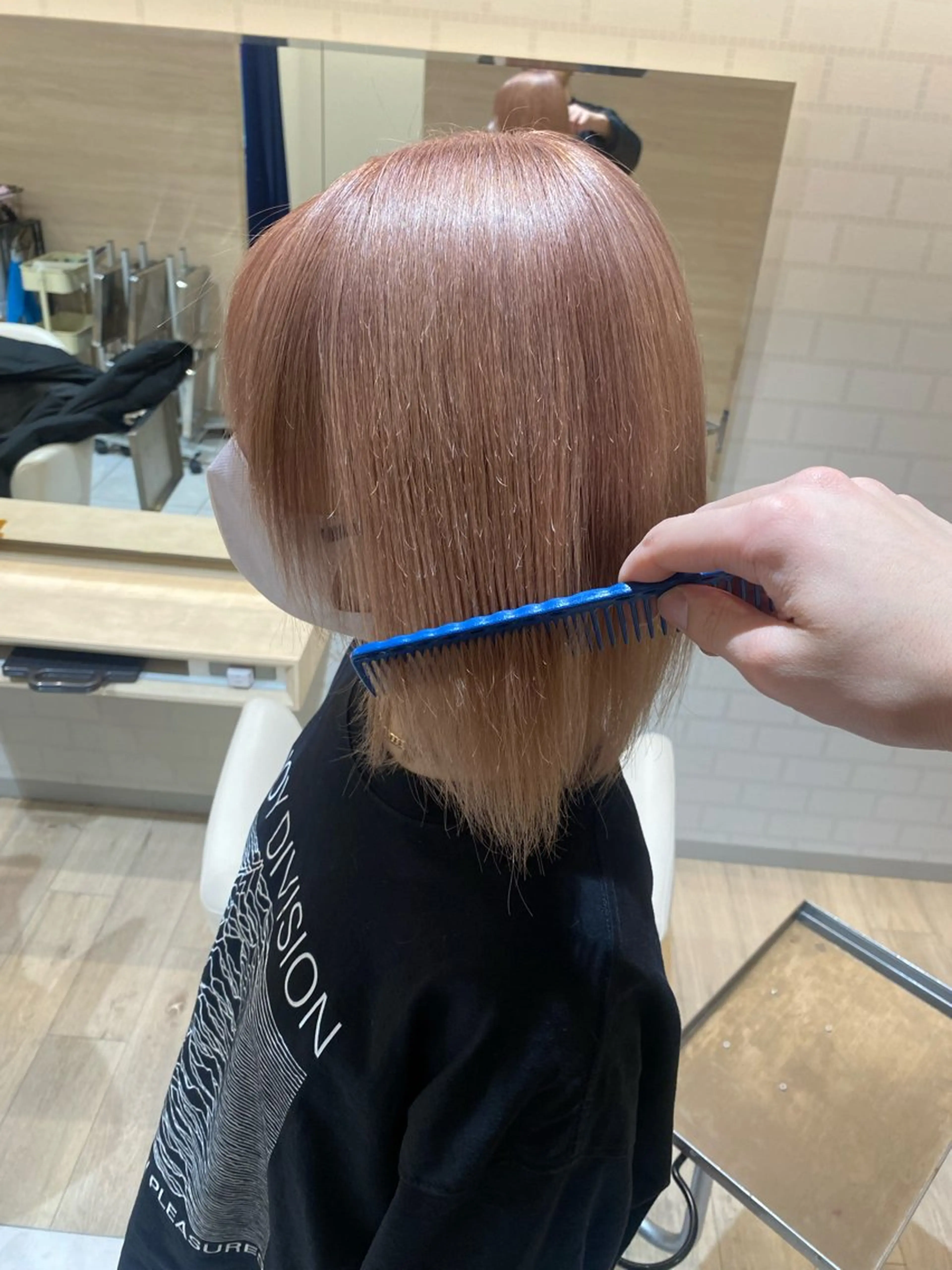ショート カラー ベージュカラー ミルクティーベージュ ピンクカラー ピンクベージュ 塩谷黎✨ブリーチカラ ーメンズパーマ✨のヘアスタイル