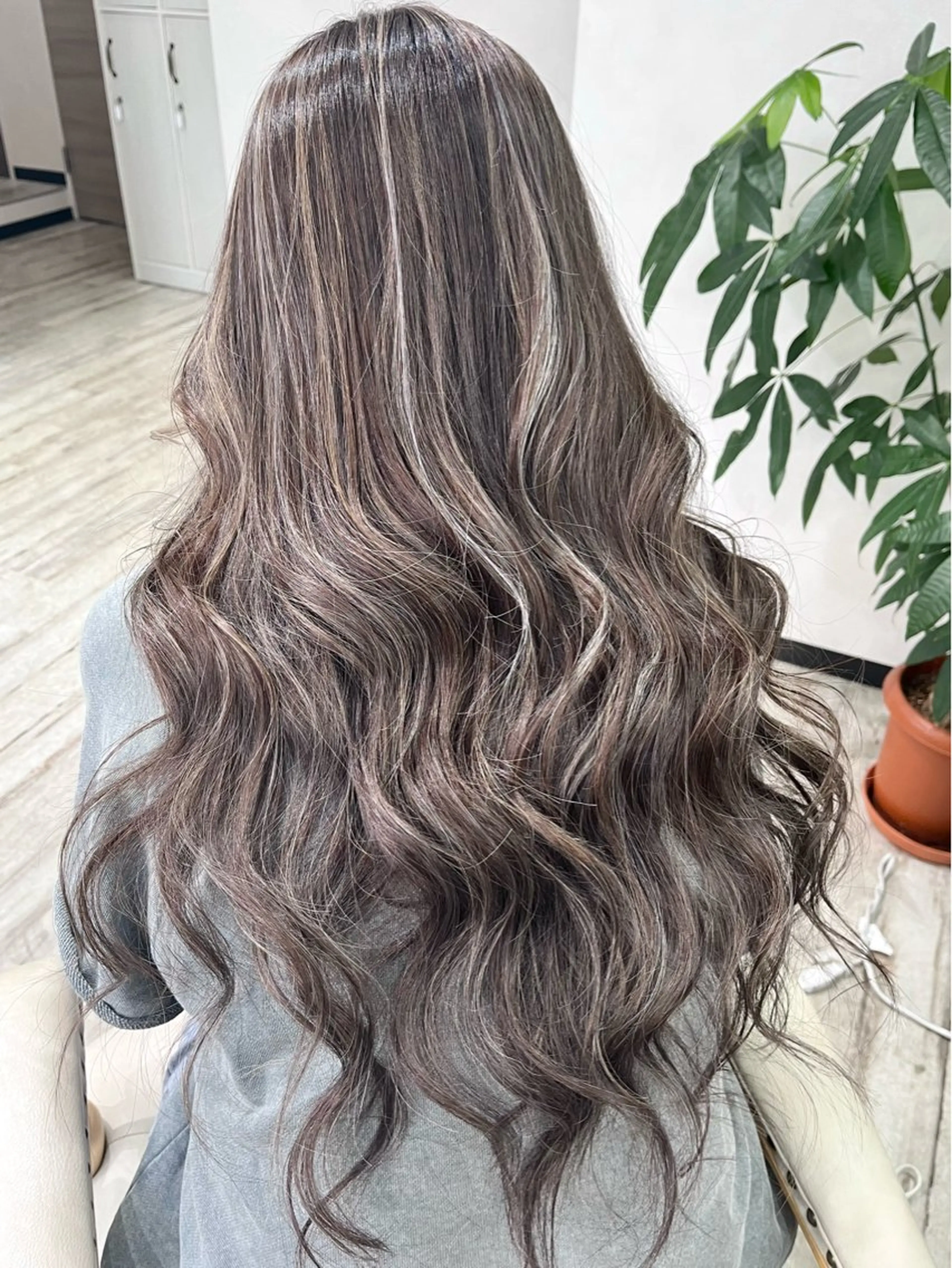ロング カラー ヘアアレンジ ハイライトカラー ハイライト カット ヘアカラー Belle hair Design青野大貴のヘアスタイル