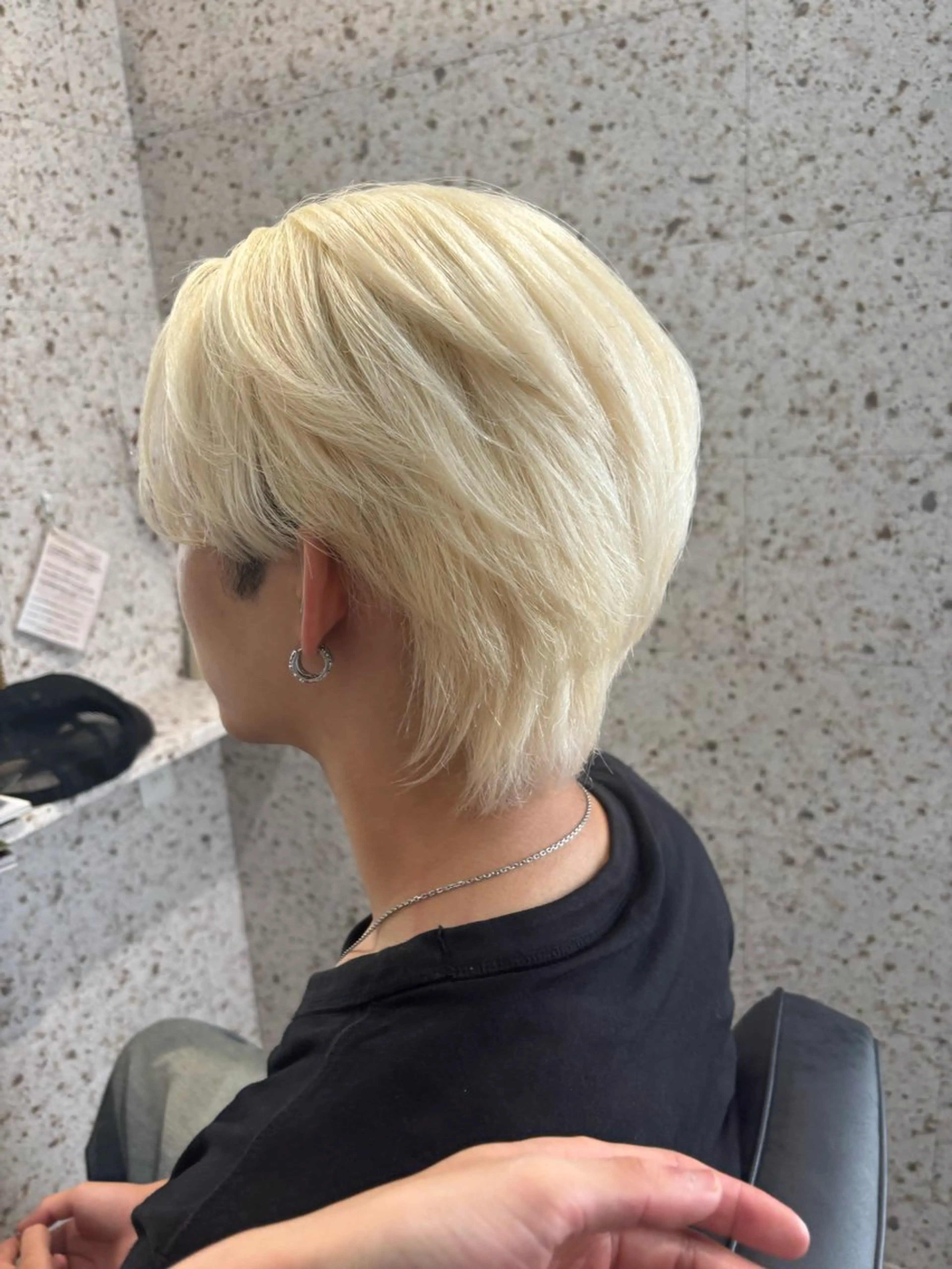 ショート カラー メンズ ブロンド ホワイトブロンド ヘアカラー lani hair salon所属・SHOTO ハイトー ン/デザインカラーのヘアスタイル