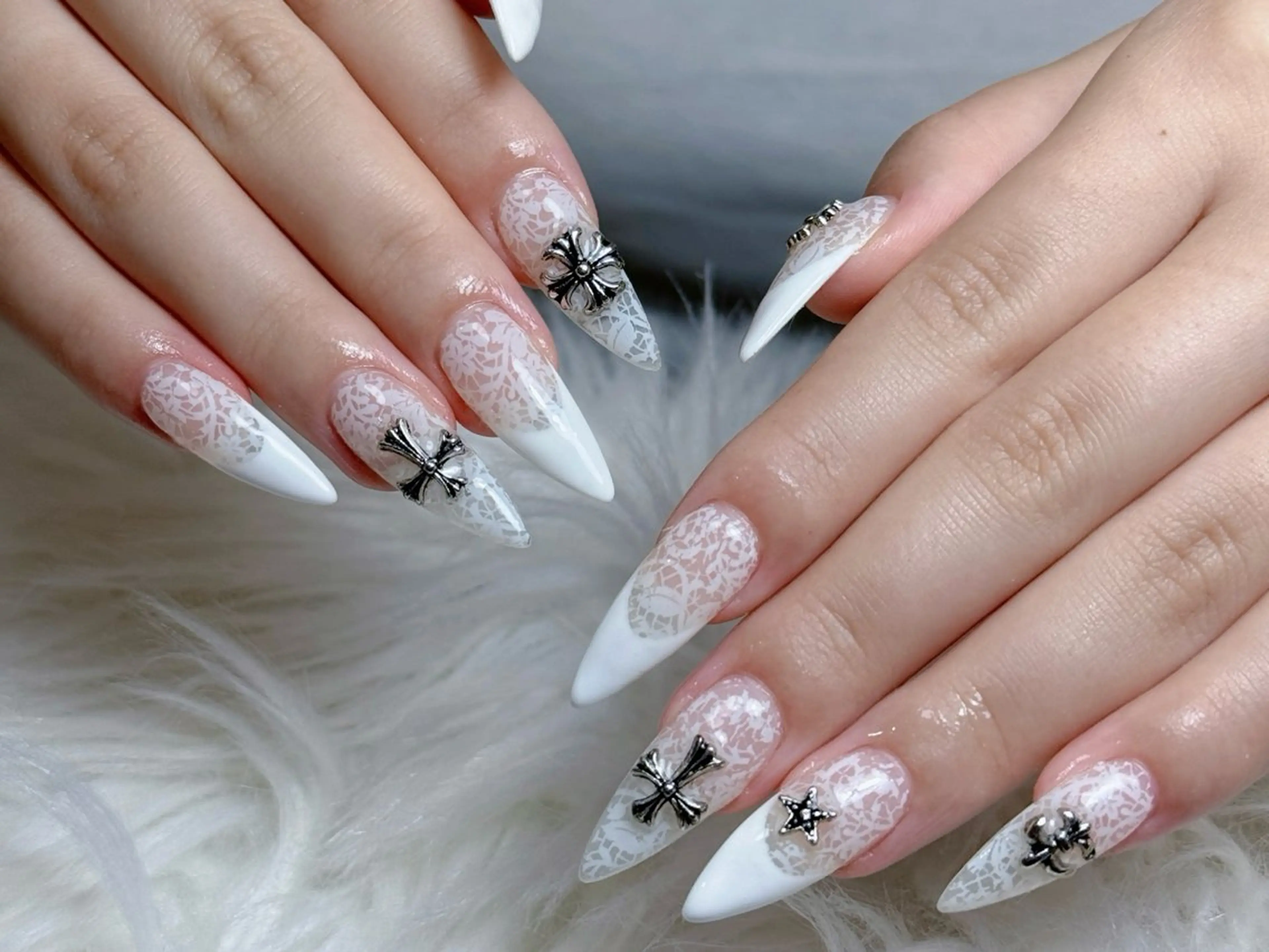 ネイル ボルドー ブラウン チークネイル ドット フットネイル ハンドネイル Julli nail所属・Julli ジュリのネイルデザイン