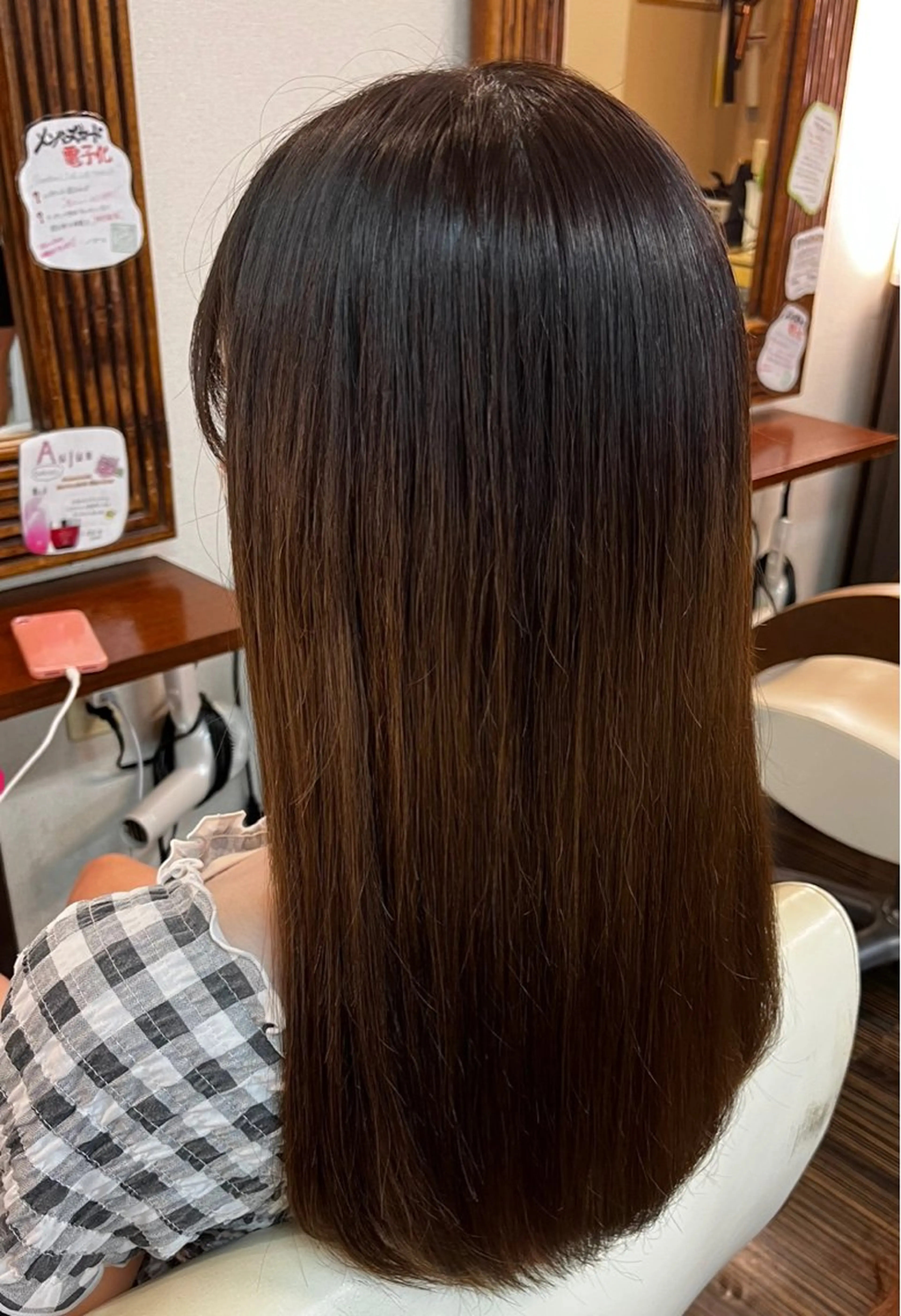 セミロング 西形 梨瑚のヘアスタイル