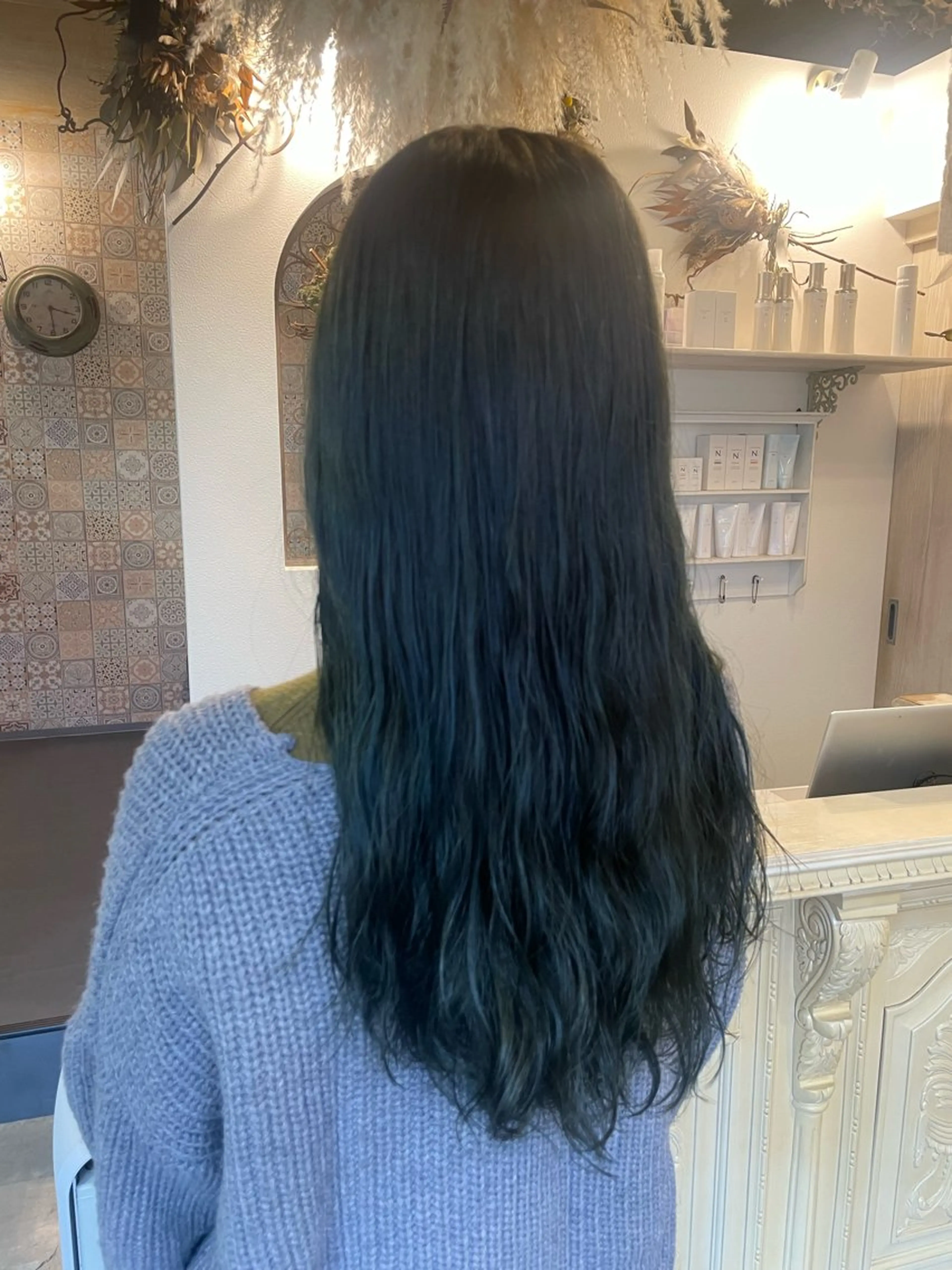 ロング カラー 荒牧 絵美のヘアスタイル