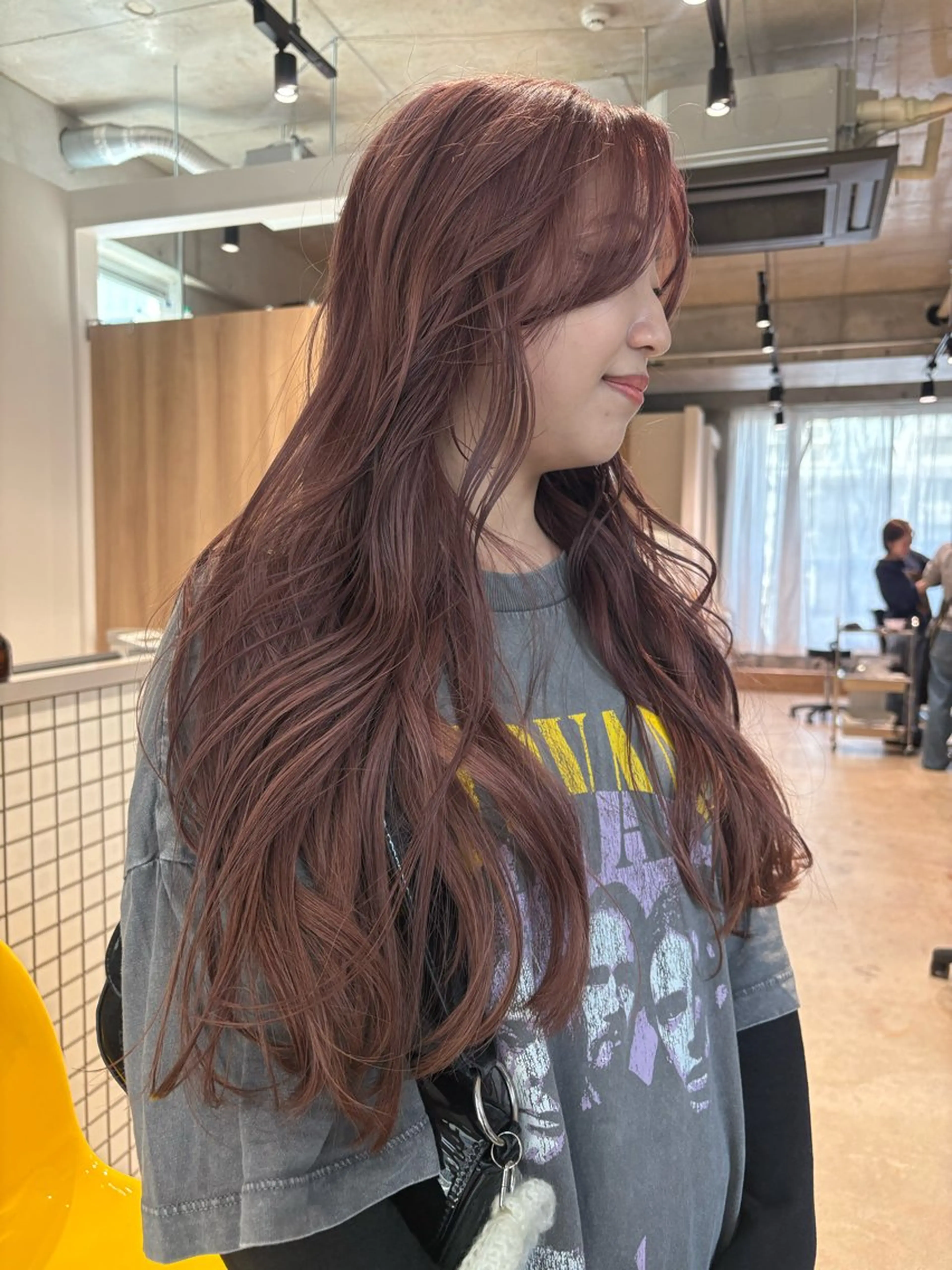 ロング ヘアカラー sliver renのヘアスタイル