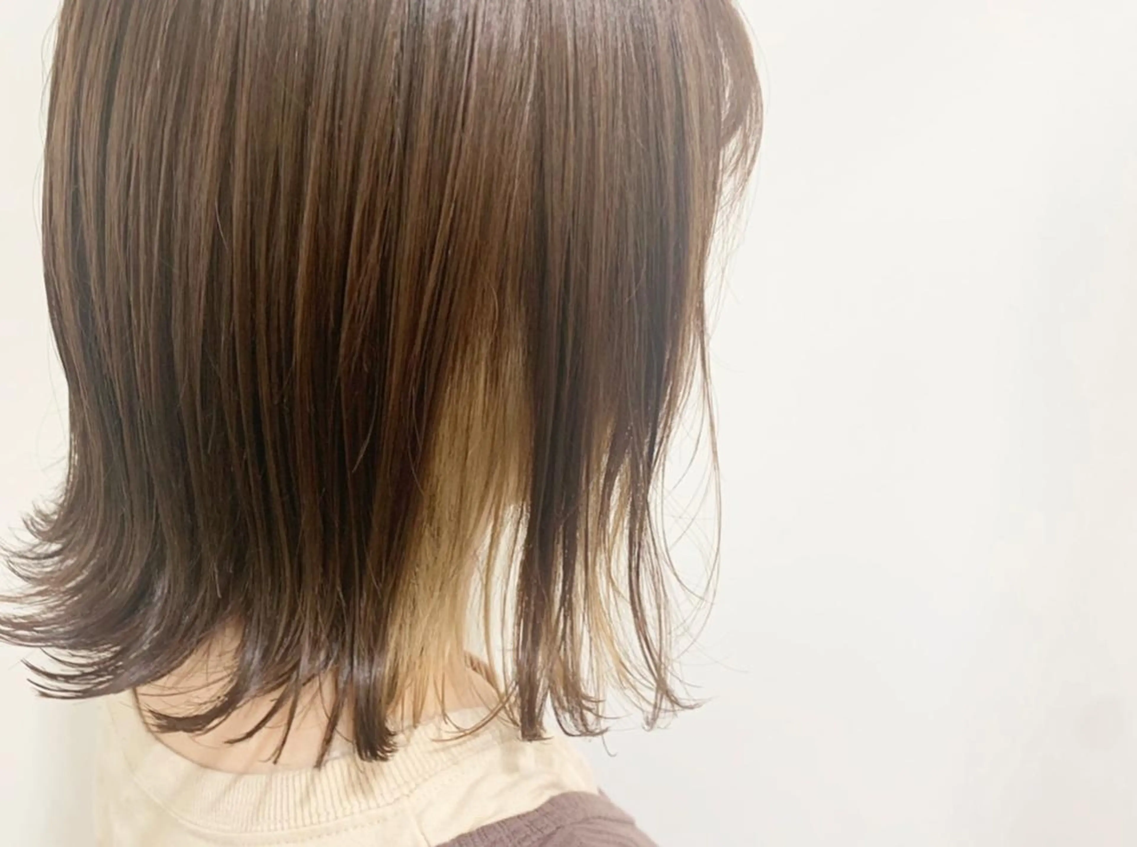 セミロング カラー ヘアカラー あべ ゆうかのヘアスタイル