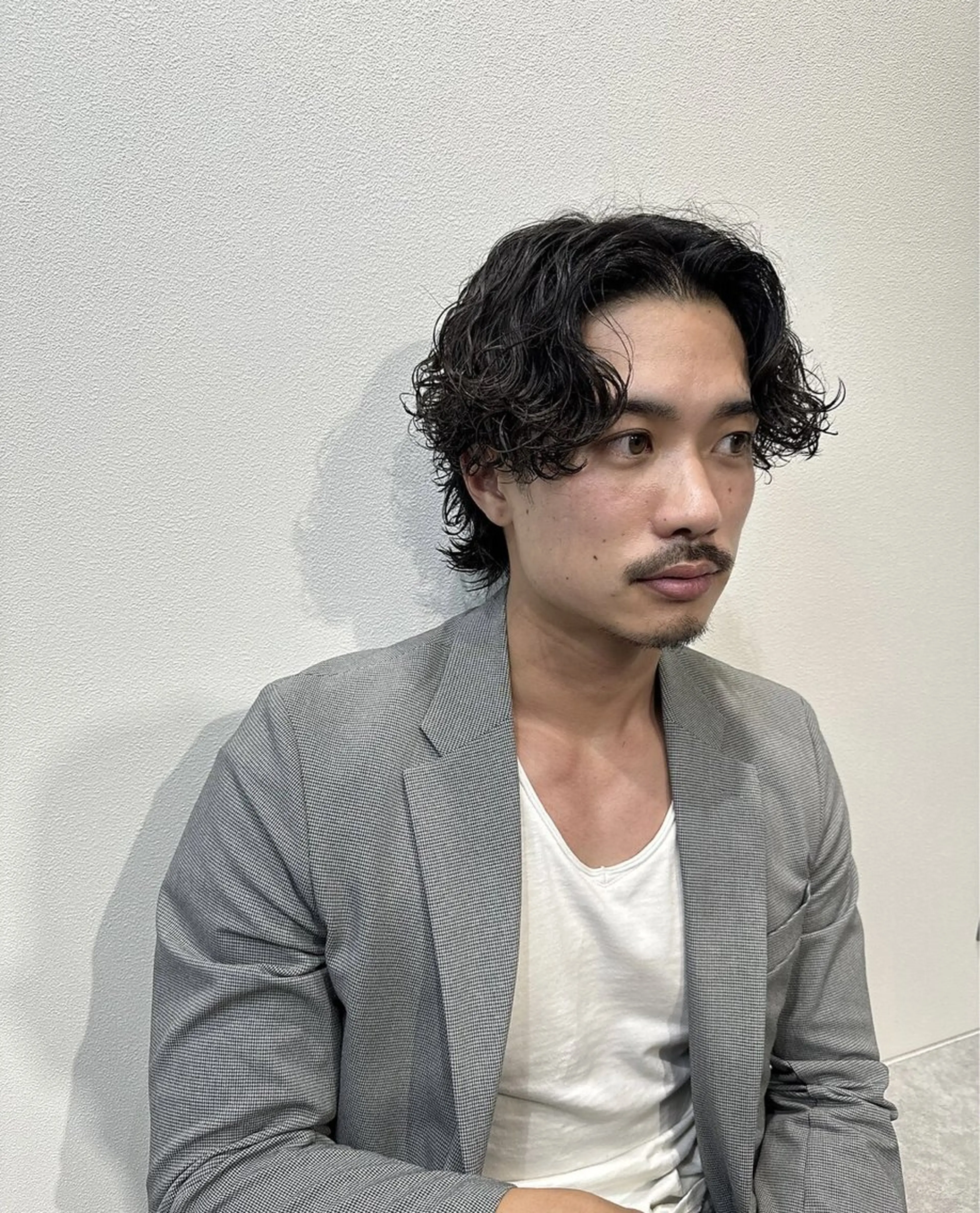 メンズ センターパート ダウンパーマ フェードカット フェザーパーマ カルマパーマ カット MEN’SsalonHYPE所属・メンズカット/布施/ 秋山 涼のヘアスタイル