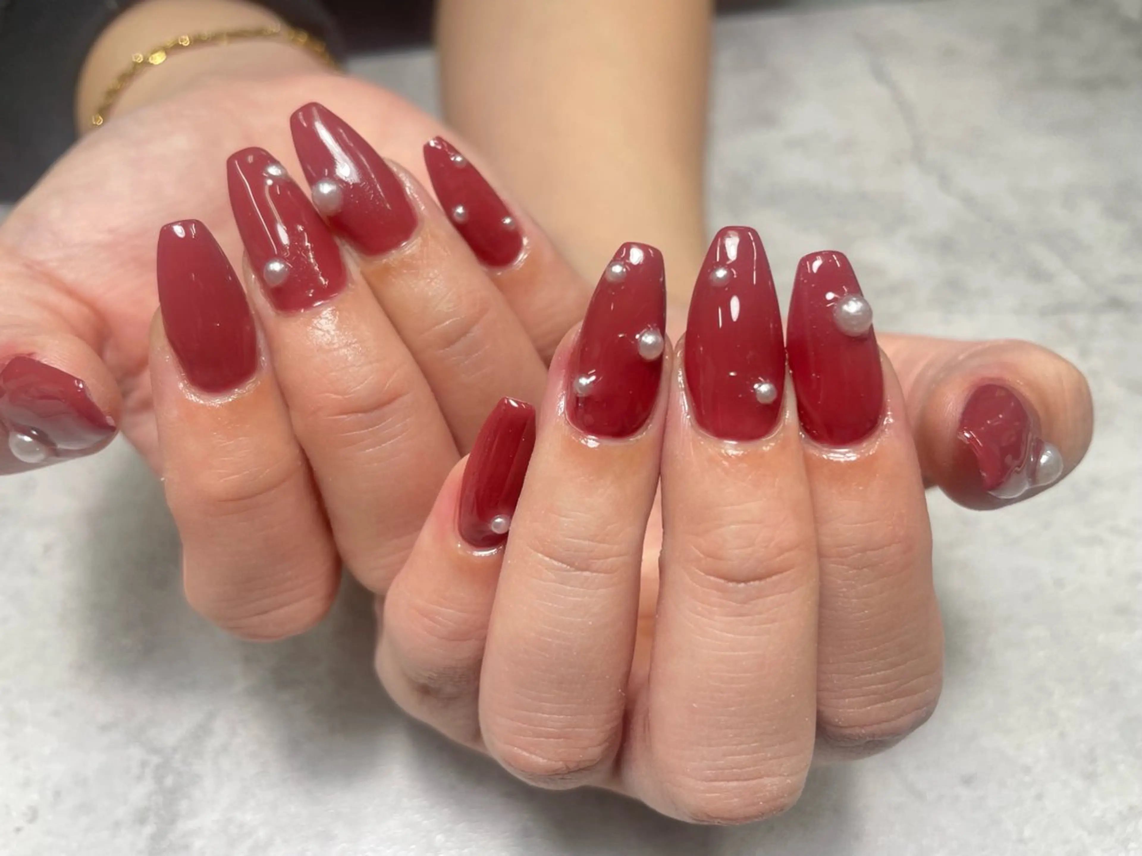 ネイル ボルドー ワンカラーネイル ハンドネイル k+1💅nail salon所属・k+1 nail salonのネイルデザイン